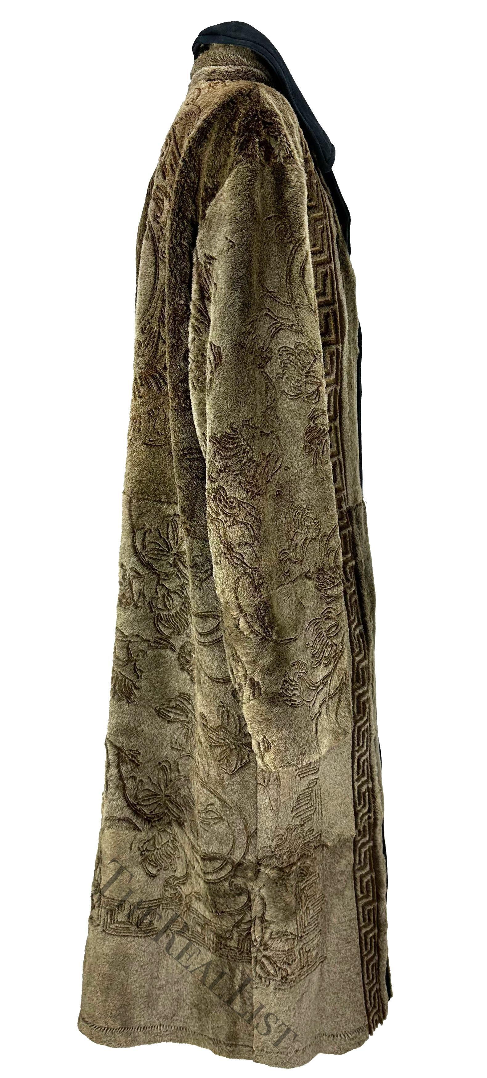 F/W 2001 Gianni Versace by Donatella Runway Mens Brown Shaved Pony Hair Coat for Gianni Versace for Gianni Versace by Donatella Versace for Gianni Versace for W Brown. Pour hommes en vente