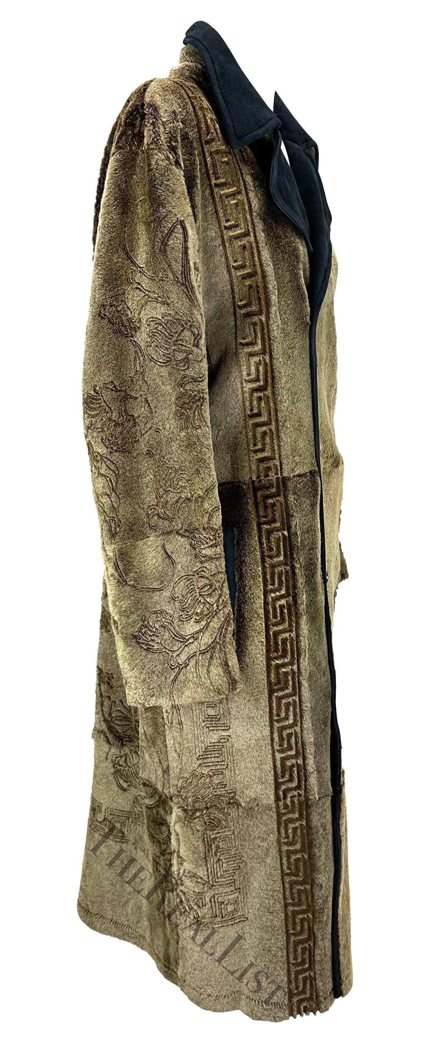 F/W 2001 Gianni Versace by Donatella Painted Pony Hair Brown Full-Length Coat In Good Condition For Sale In West Hollywood, CA