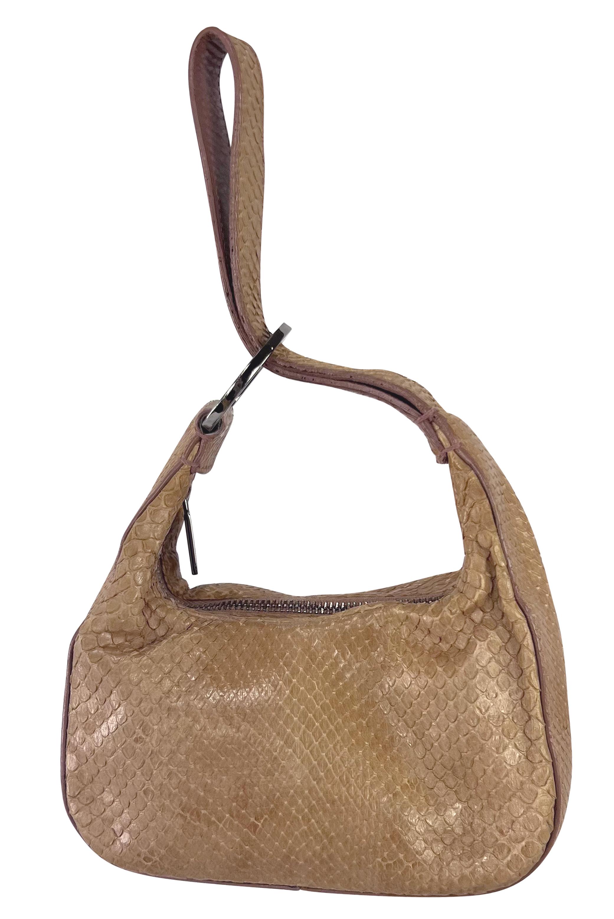 Women's F/W 2001 Gucci by Tom Ford Beige Snakeskin Ring Wristlet Mini Evening Bag For Sale