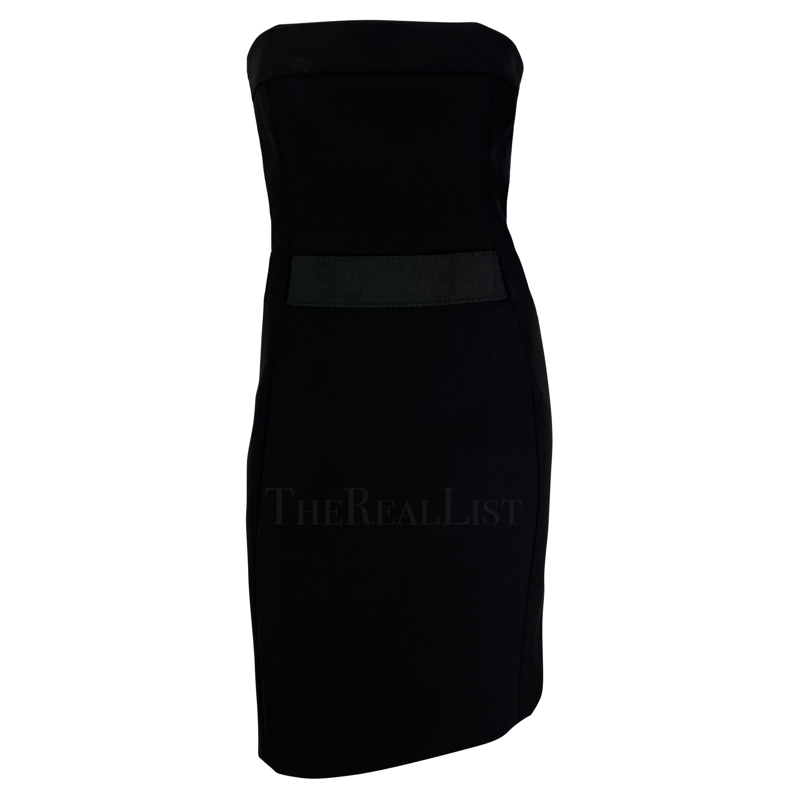 F/W 2001 Gucci by Tom Ford Corseted Black Strapless Tube Mini Dress For Sale 2