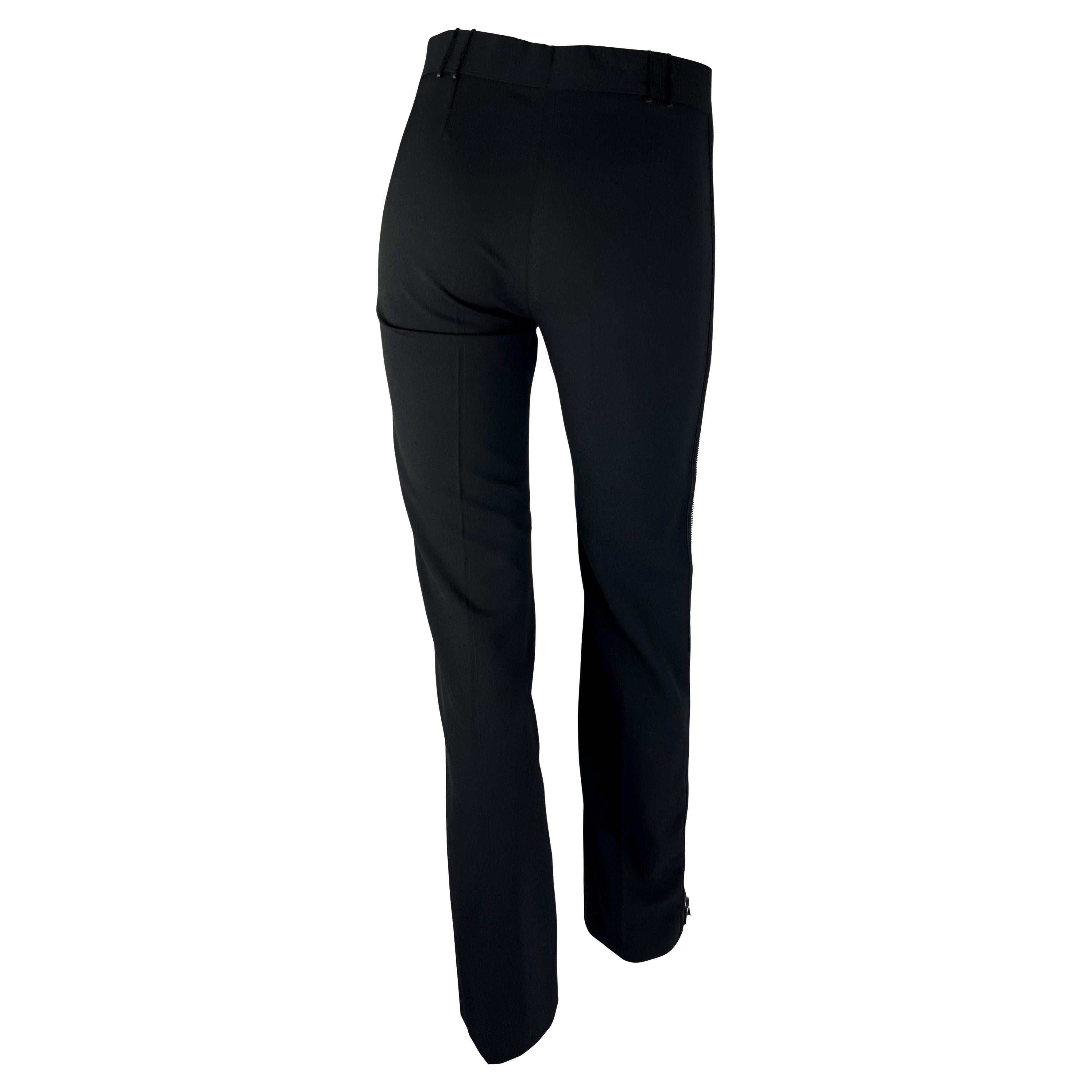 F/W 2001 Gucci by Tom Ford Runway Pantalon en laine noir à fermeture éclair asymétrique sur le côté en vente 2