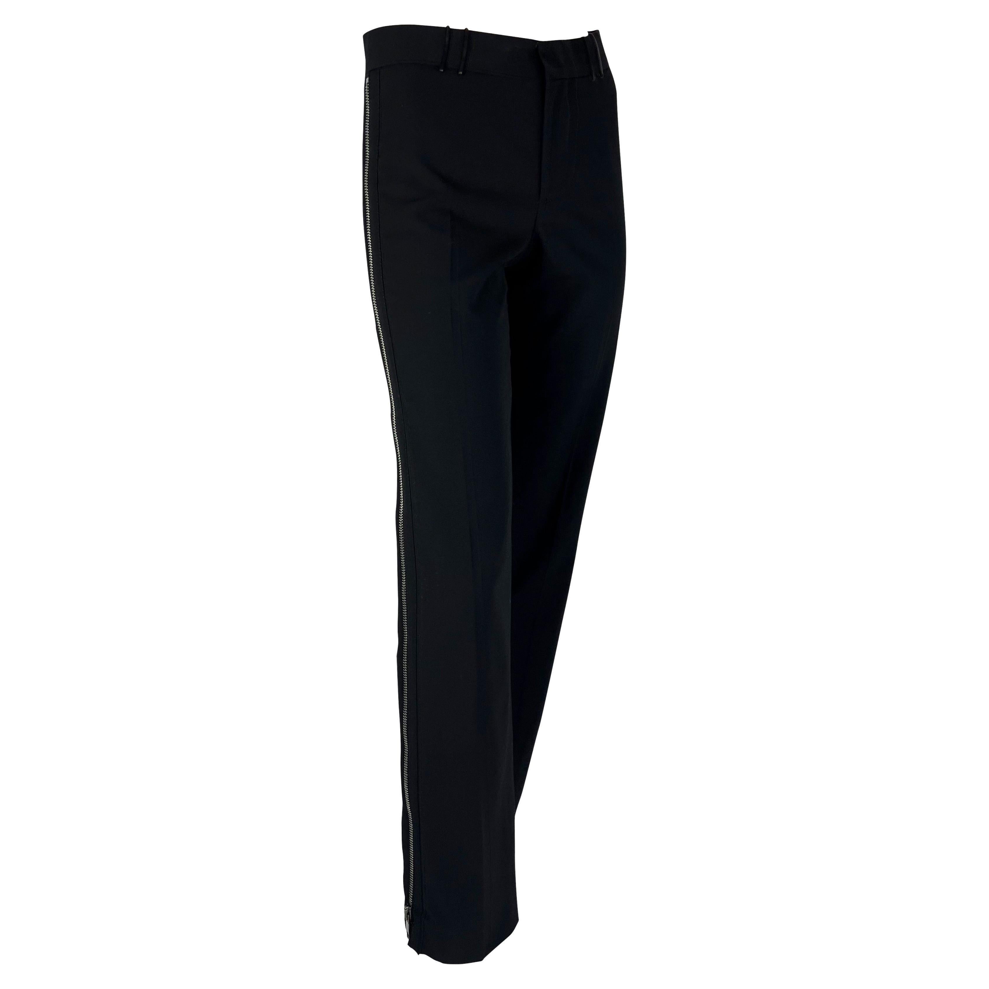 F/W 2001 Gucci by Tom Ford Runway Pantalon en laine noir à fermeture éclair asymétrique sur le côté en vente 3