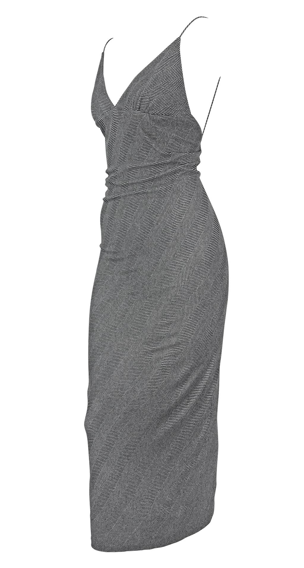 F/W 2001 Yigal Azrouël Pasarela Bodycon Gris sin espalda Vestido con abertura en espiga 1