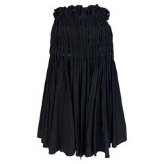 F/W 2001 Yves Saint Laurent by Tom Ford Faltenrock aus schwarzem Satin mit ausgestelltem Rock
