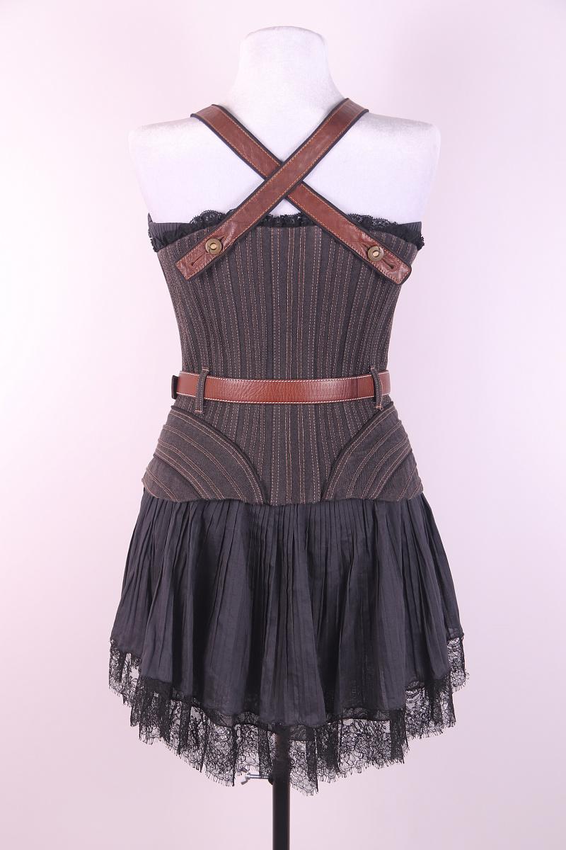 F/W 2002 Alexander McQueen «Supercalifragilistic-Expialidocious» Runway Set For Sale 7