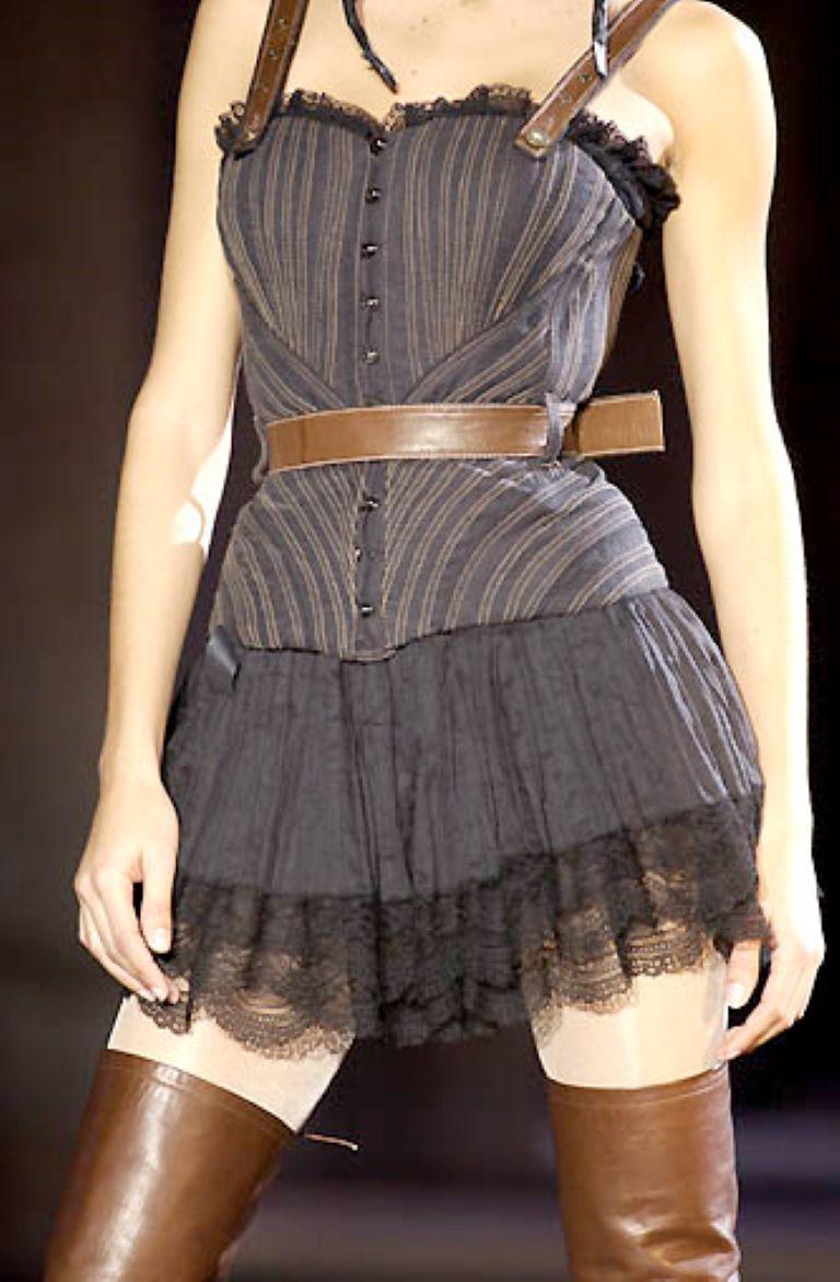 F/W 2002 Alexander McQueen «Supercalifragilistic-Expialidocious» Runway Set For Sale 12