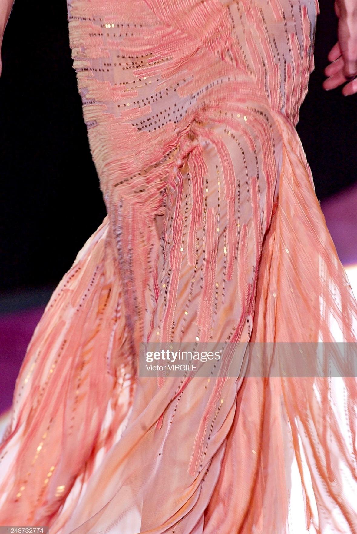 F/W 2002 Atelier Versace by Donatella Maya Rudolph Sheer Orange Sequin Gown For Sale 2