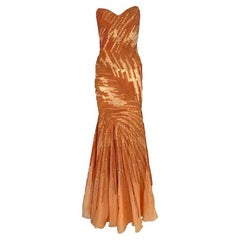 Robe à sequins orange transparente Atelier Versace par Donatella Maya Rudolph, A/H 2002