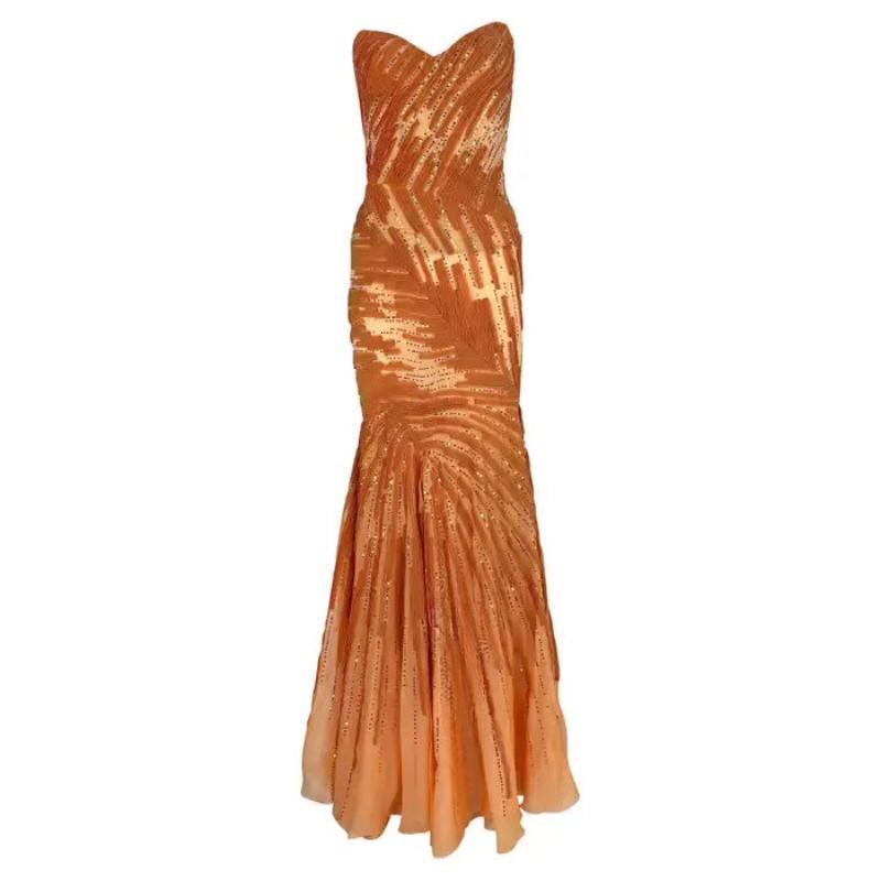 Robe à sequins orange transparente Atelier Versace par Donatella Maya Rudolph, A/H 2002