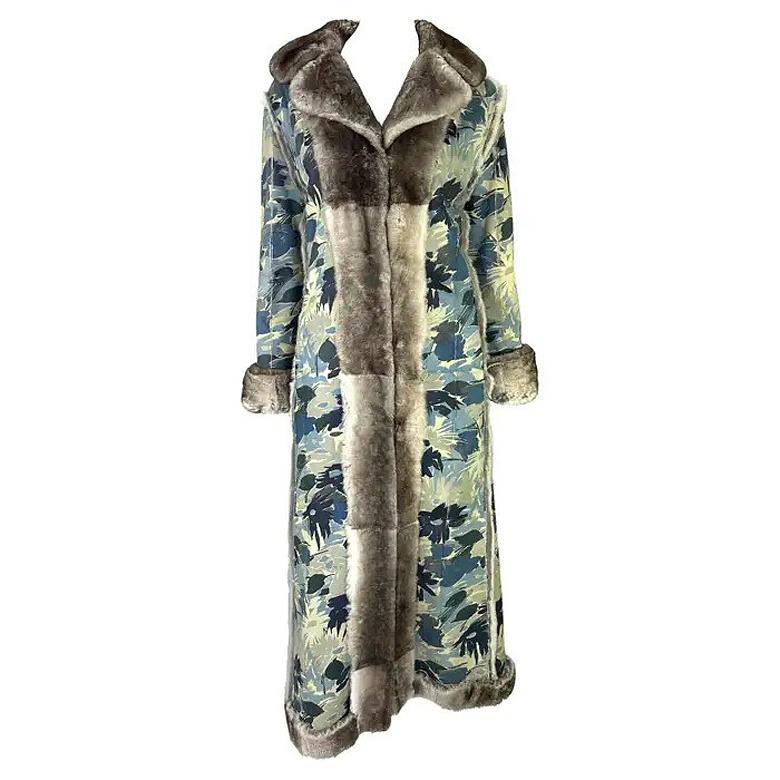 H/W 2002 Christian Dior by John Galliano Blauer, geblümter Orylag-Pelz-Trenchcoat