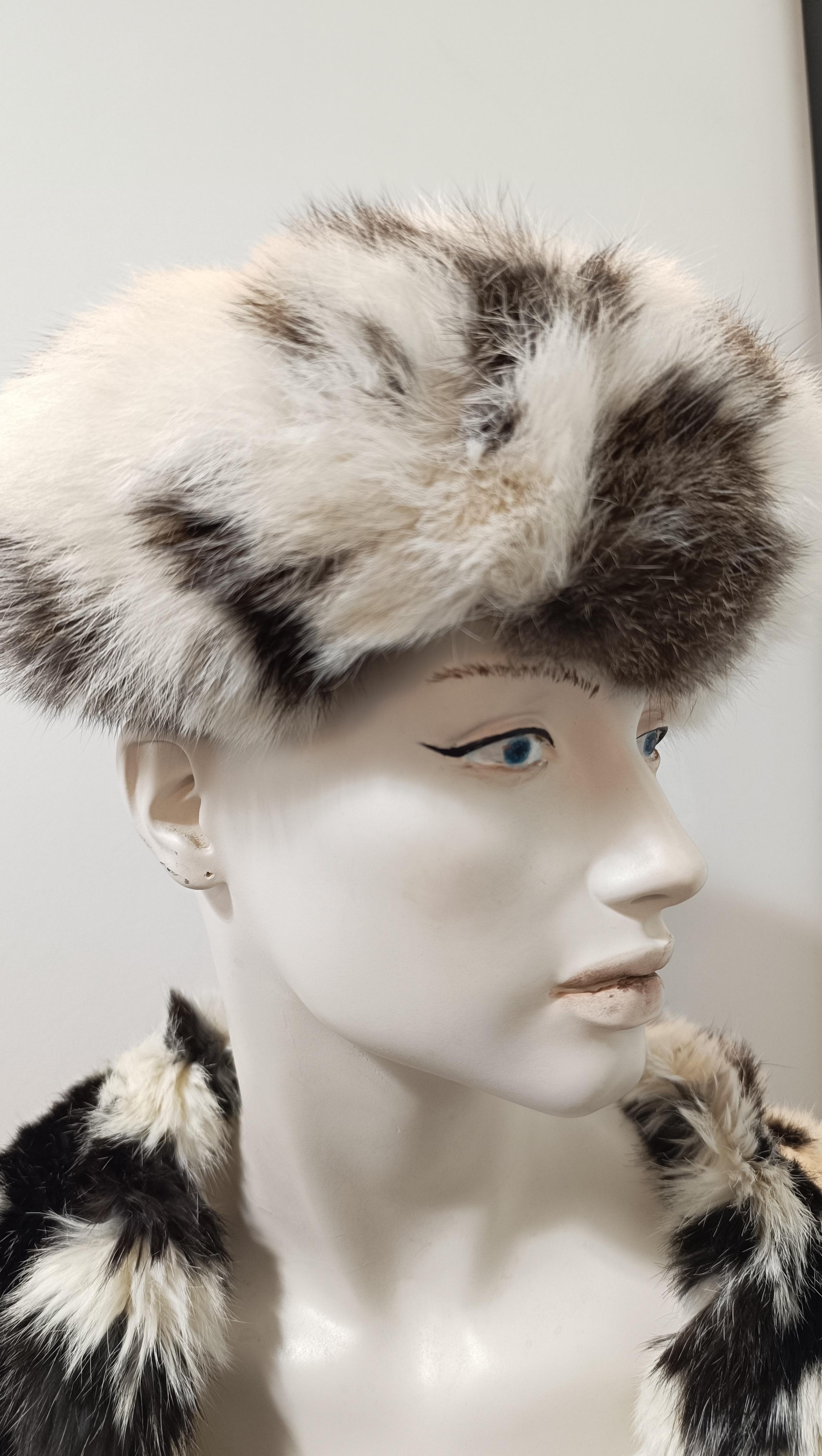 F/W 2002 Christian Dior by John Galliano Floral Lapin Fur Trench Coat  Hat SetFe In Good Condition For Sale In Алматинский Почтамт, KZ