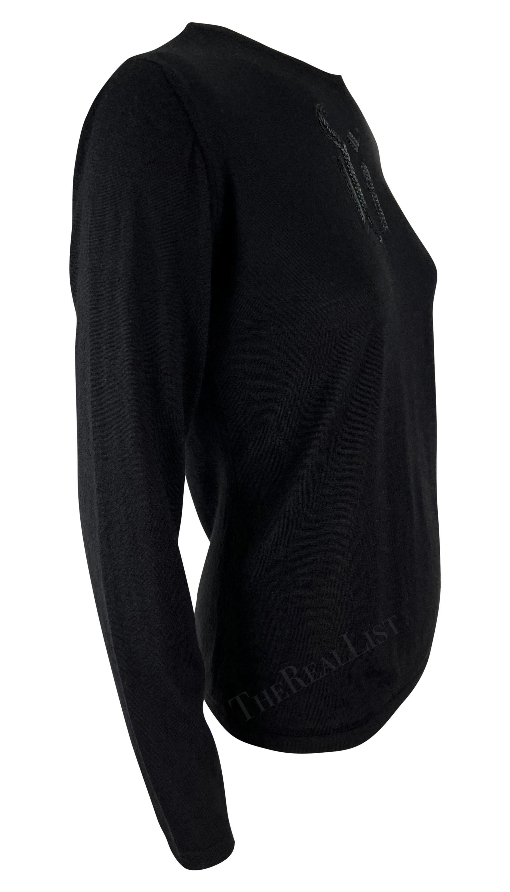 F/W 2002 Gianni Versace by Donatella Schwarzer Pailletten-Strickpullover 'V' mit Monogramm 'V' im Angebot 2