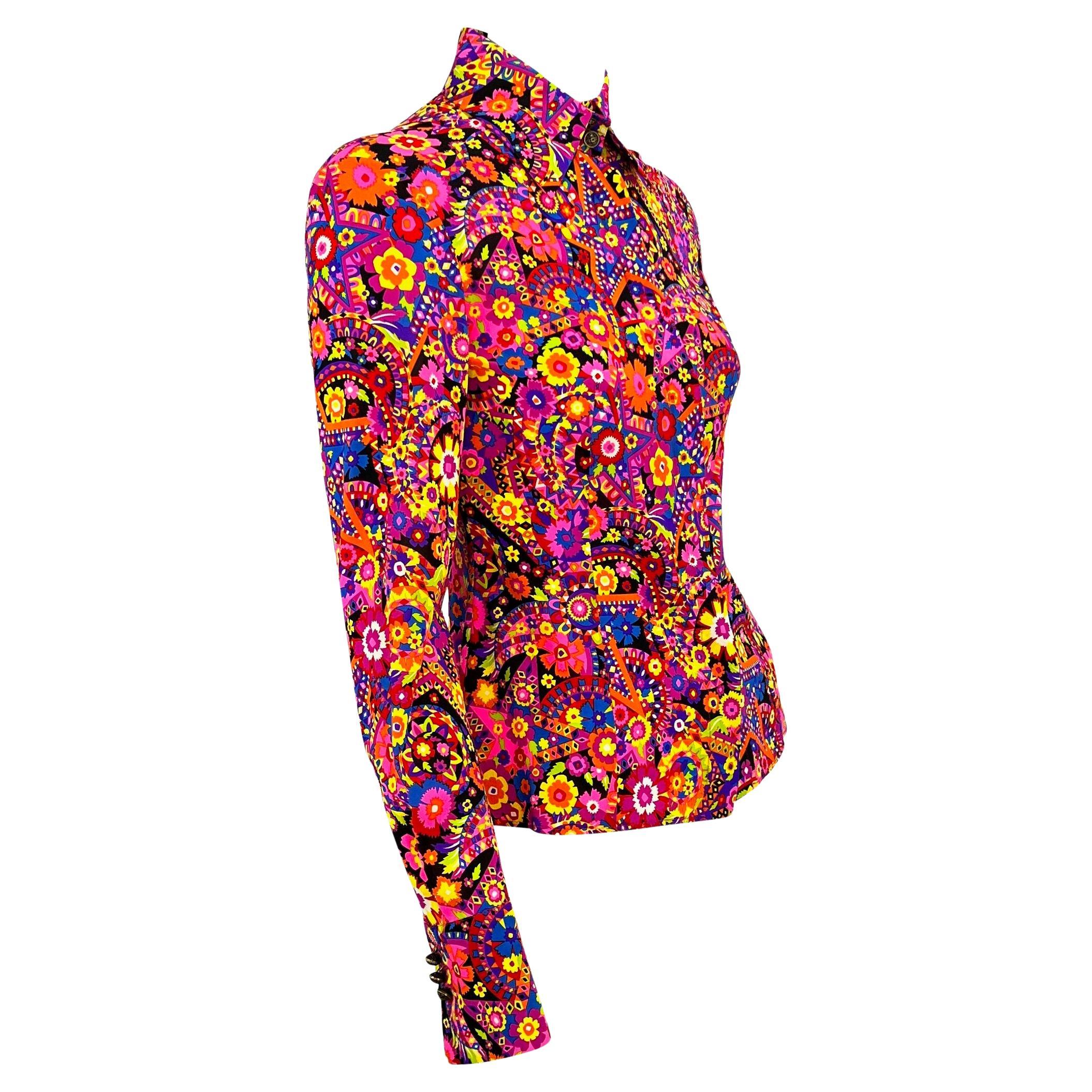 F/W 2002 Gianni Versace by Donatella Pink Psychedelic Silk Blend Button Up Top  For Sale 2