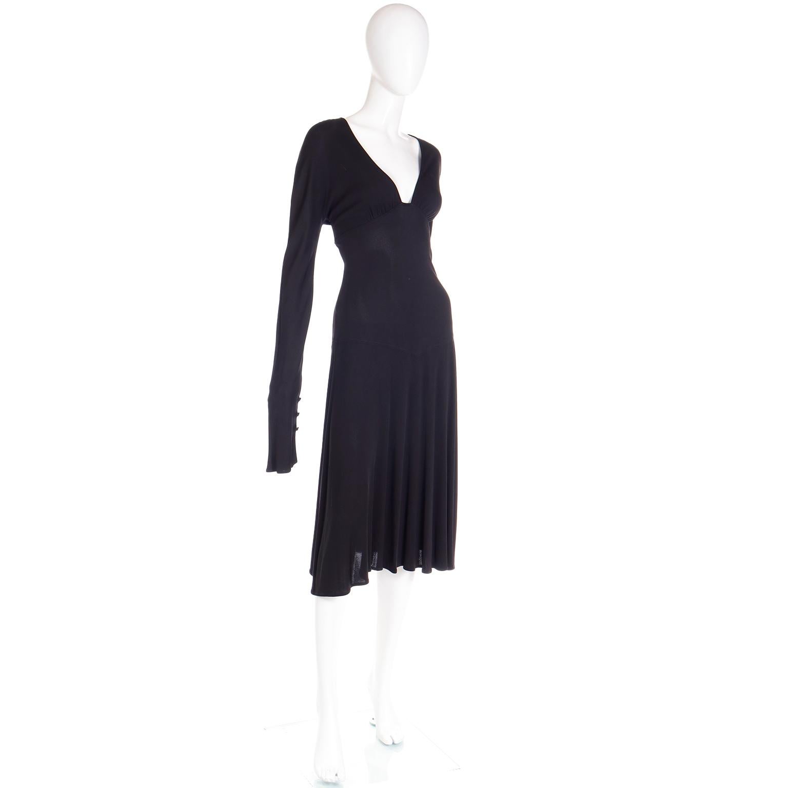 Women's F/W 2002 Gianni Versace Vintage Black Low Plunge Evening Dress Runway Documented For Sale