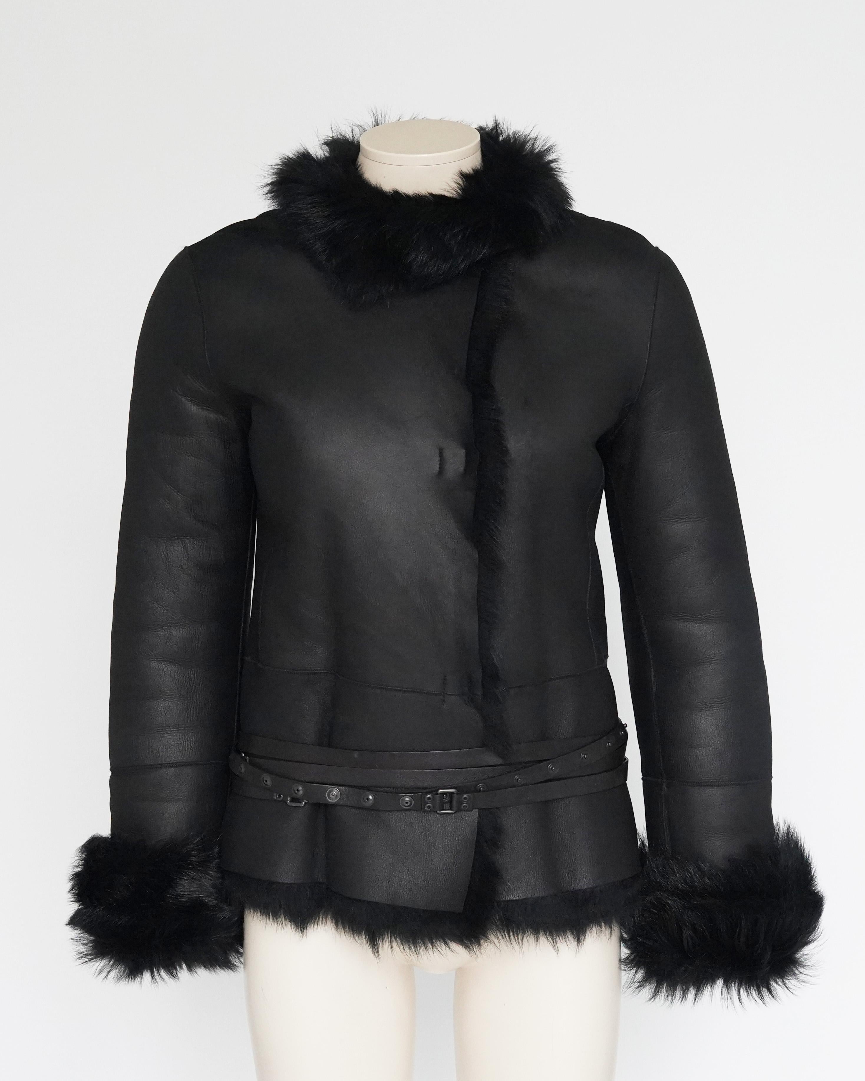F/W 2002 Gucci By Tom Ford Black Belted Shearling Leather Fur Coat For Sale 6