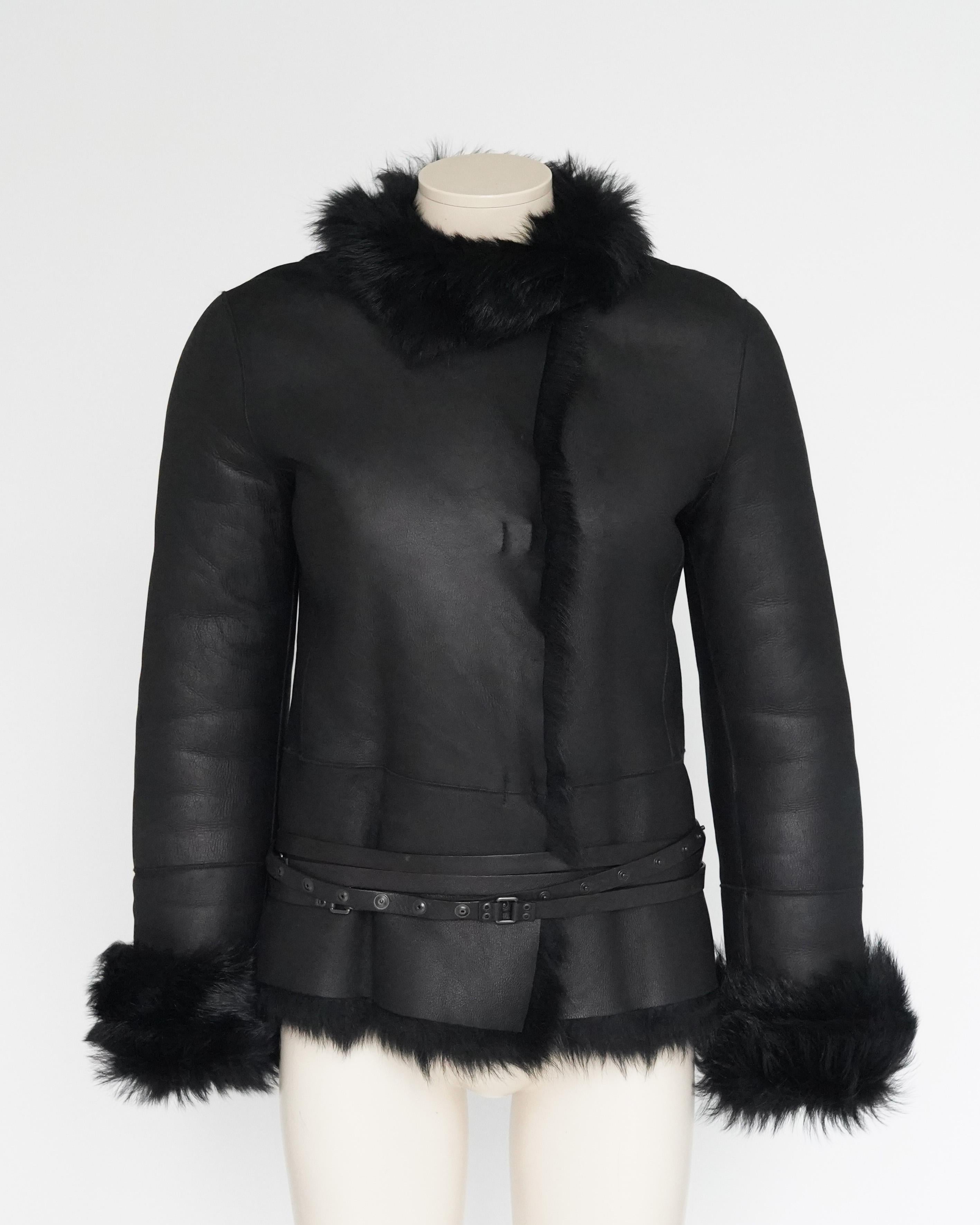 F/W 2002 Gucci By Tom Ford Black Belted Shearling Leather Fur Coat For Sale 7