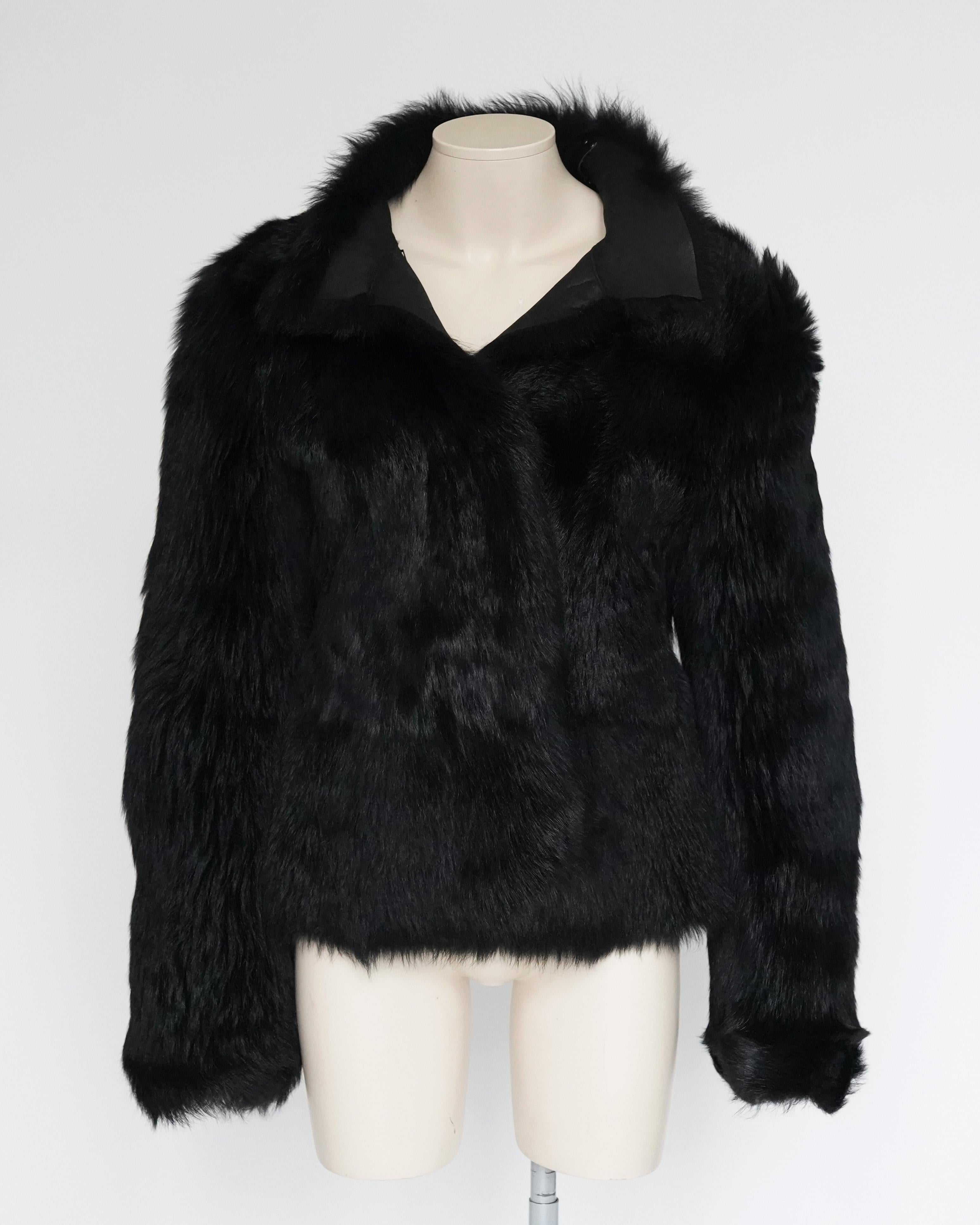 Women's F/W 2002 Gucci By Tom Ford Black Belted Shearling Leather Fur Coat For Sale