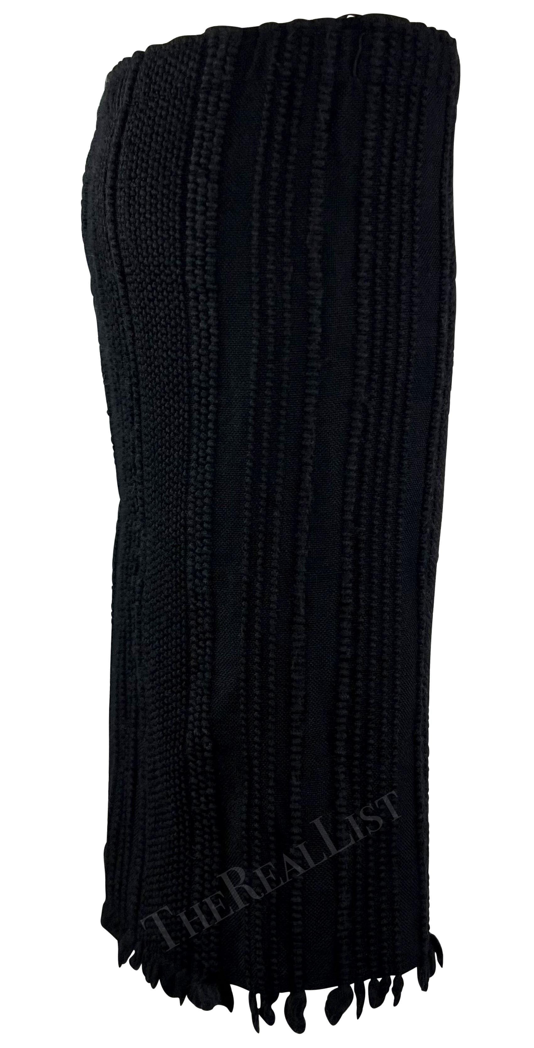 Gucci par Tom Ford, jupe crayon en maille de laine noire bordée de fourrure et de rubans, A/H 2002 en vente 1