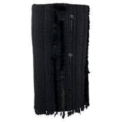 F/W 2002 Gucci by Tom Ford Schwarzer Bleistiftrock aus Strick mit Pelzbesatz und Schleifenbesatz aus Wolle