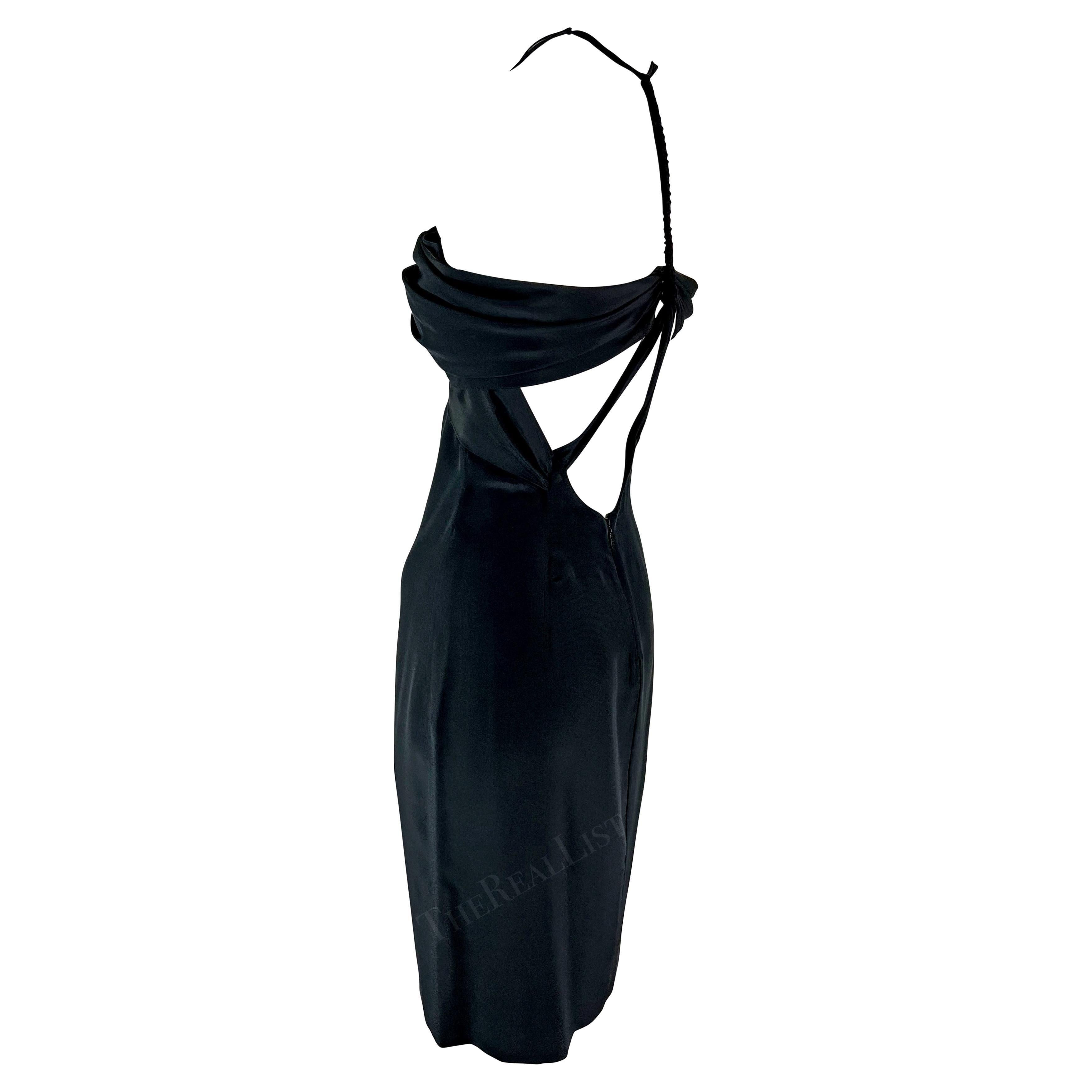 Gucci by Tom Ford - Robe courte à bretelles en soie noire, automne-hiver 2002 en vente 2