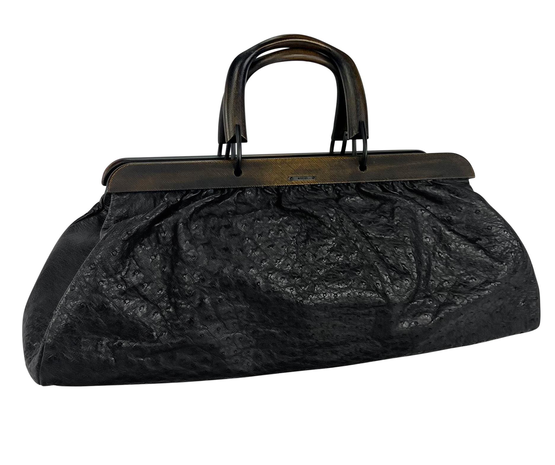F/W 2002 Gucci by Tom Ford Extra-Large Ostrich Skin Wood Handled Tote Bag For Sale 4