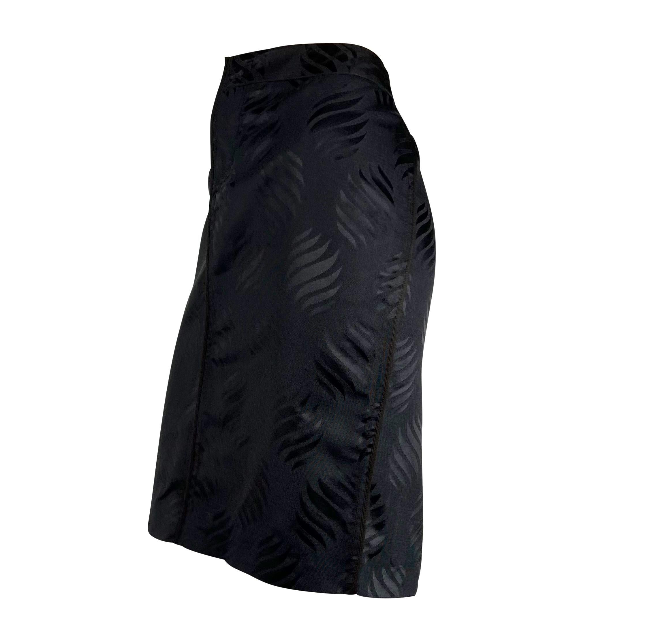 F/W 2002 Gucci by Tom Ford Navy Silk Buckle Skirt In Excellent Condition For Sale In West Hollywood, CA