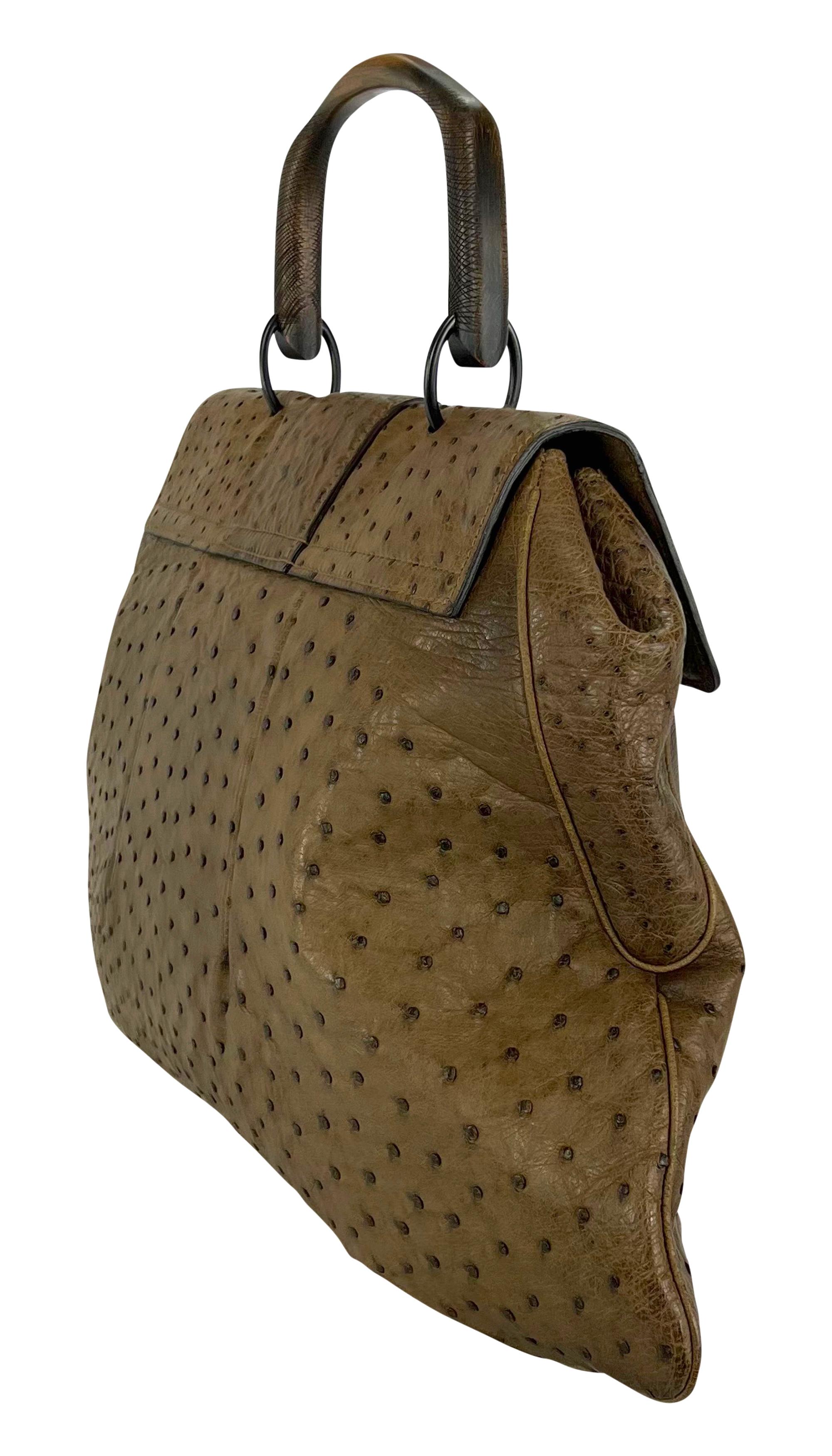 Women's F/W 2002 Gucci by Tom Ford Oversized Genuine Ostrich Skin Tan Wood XL Tote Bag For Sale