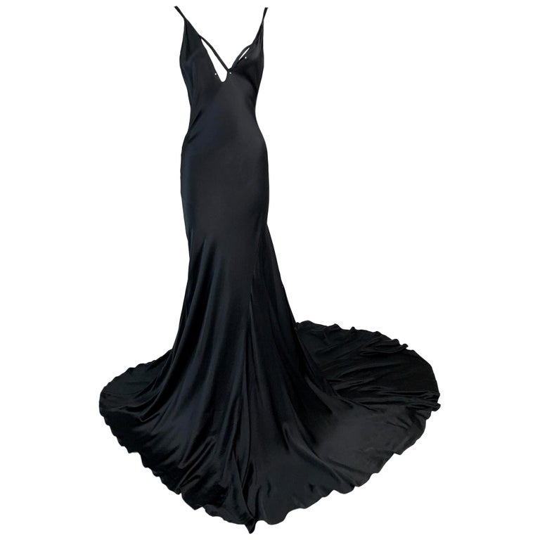 F/W 2002 Gucci Tom Ford Runway Finale Plunging Black Extra Long Gown Dress For Sale