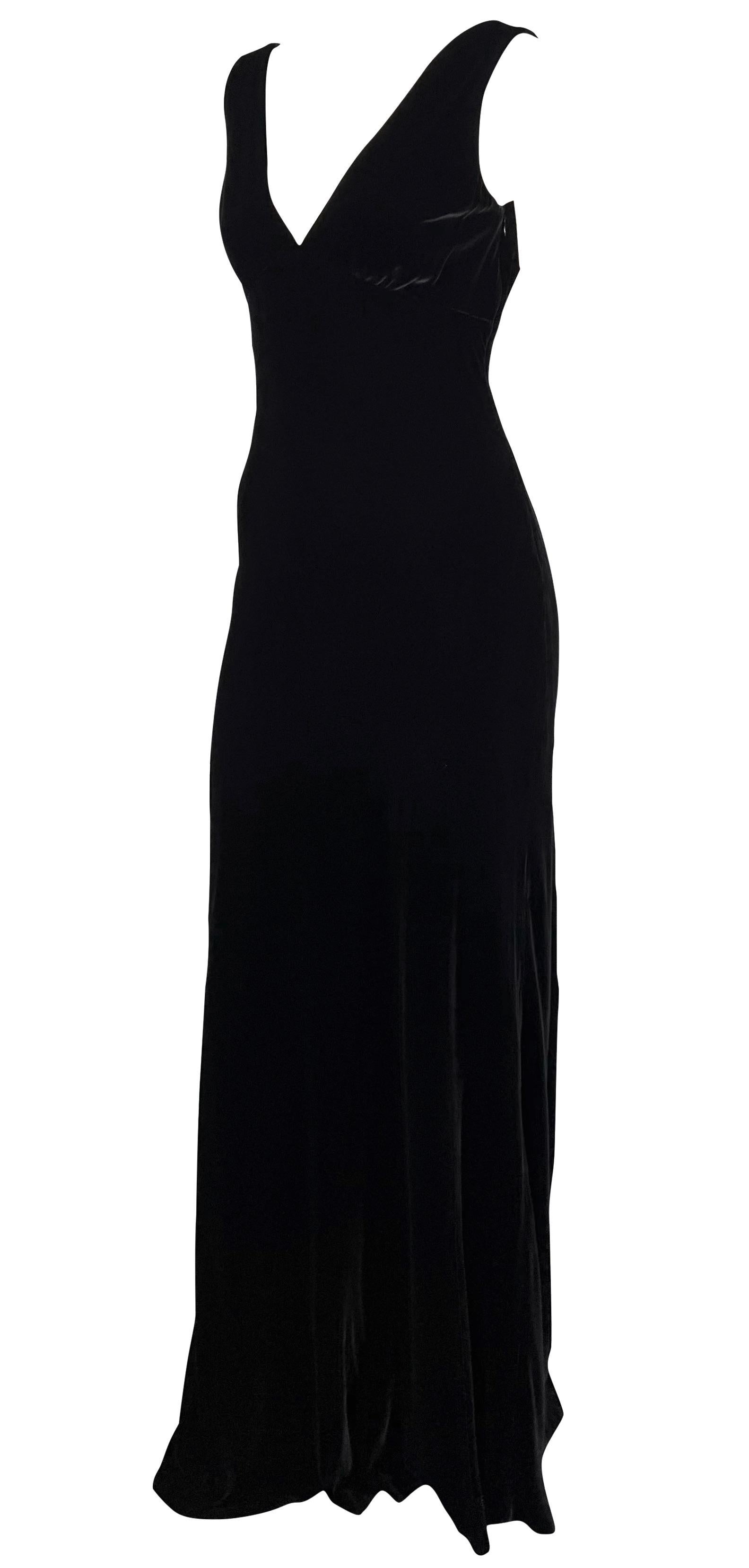 F/W 2002 Ralph Lauren Runway Plunging V Neckline Black Velvet Sleeveless Gown For Sale 2