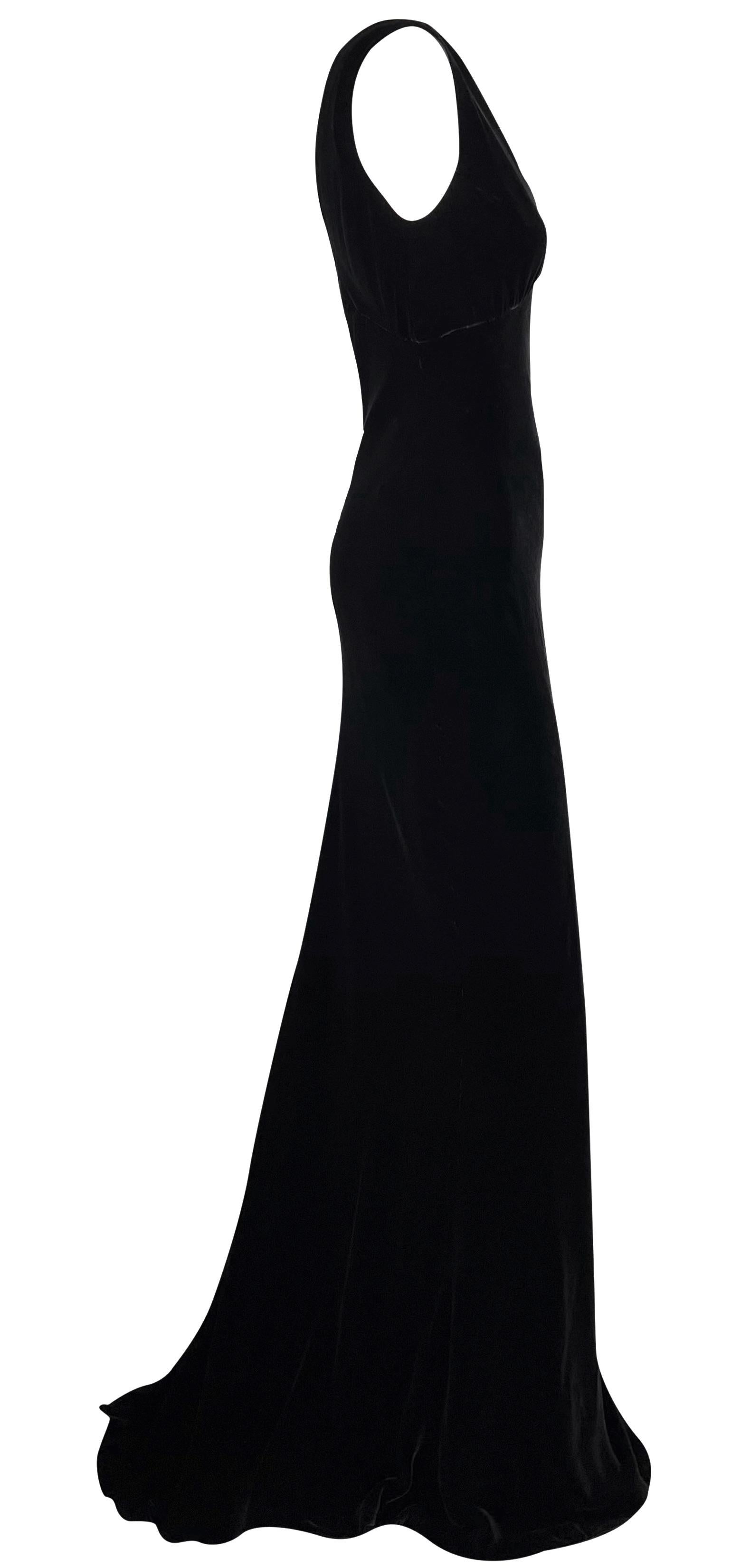 F/W 2002 Ralph Lauren Runway Plunging V Neckline Black Velvet Sleeveless Gown For Sale 4