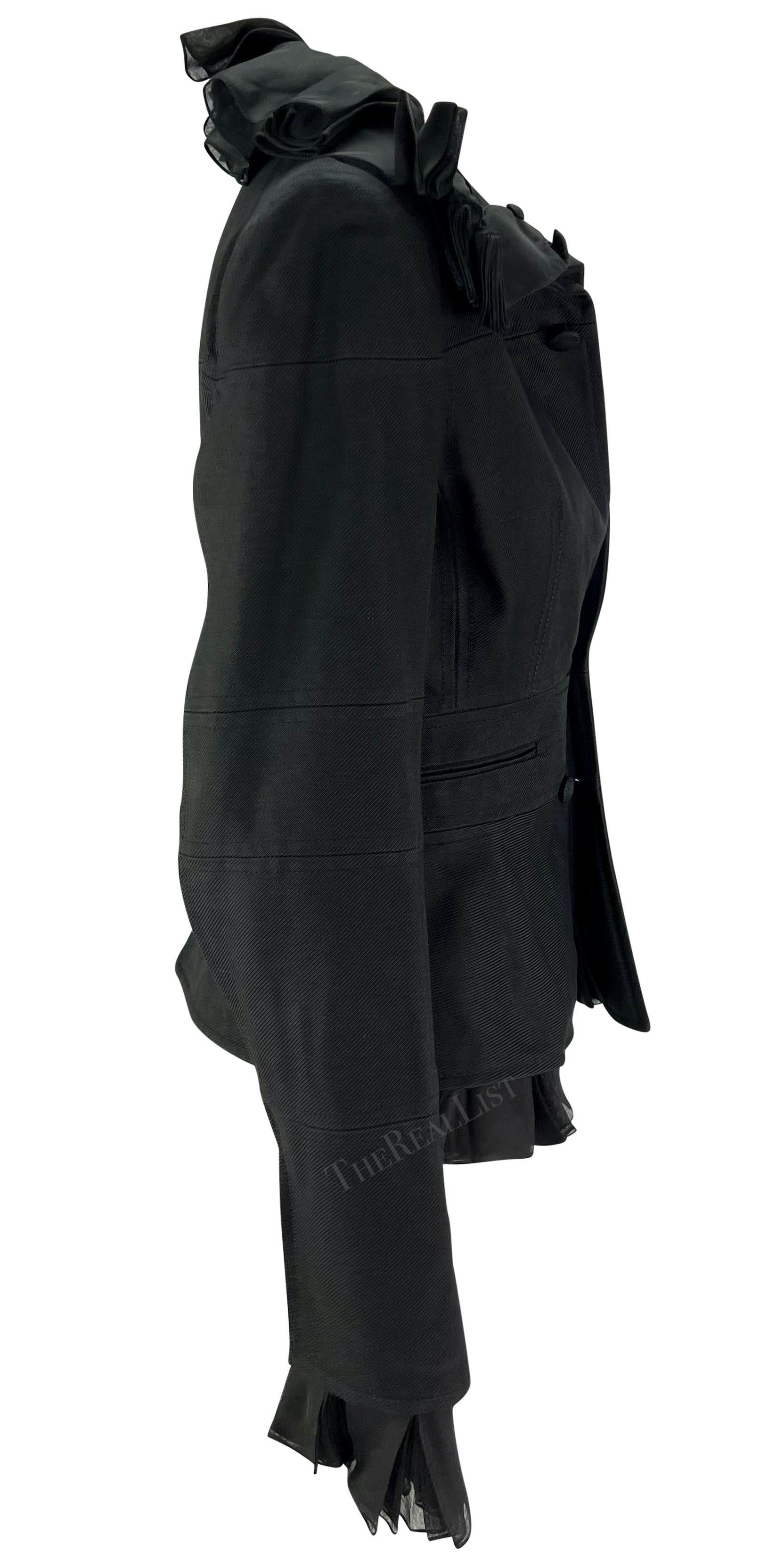 F/W 2002 Yves Saint Laurent by Tom Ford Schwarzer Laufsteg-Blazer mit Rüschen im Angebot 8