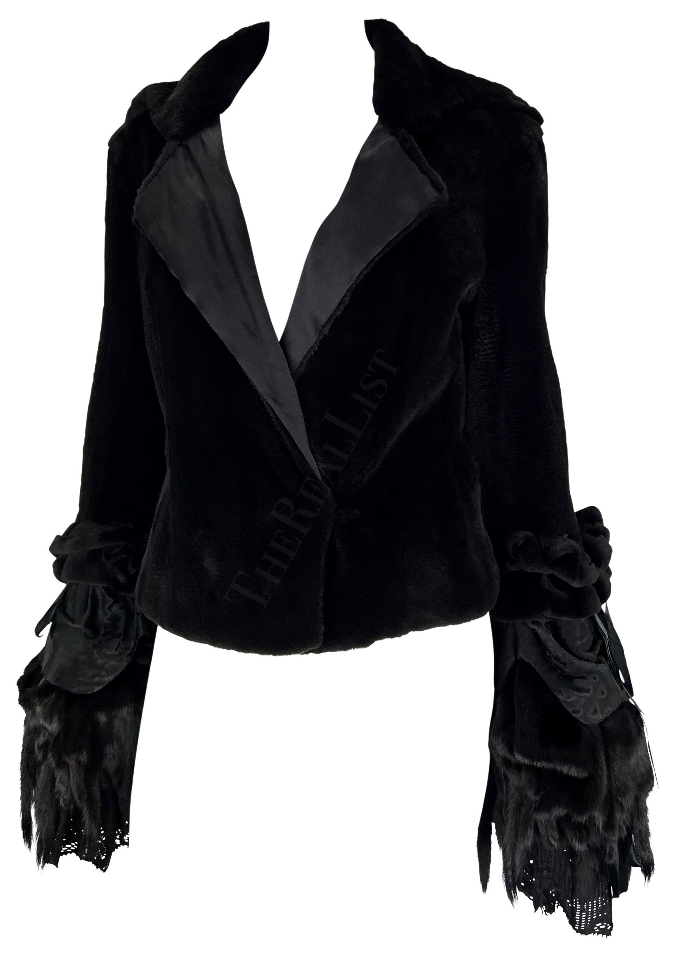 Nero A/I 2002 Tom Ford for Yves Saint Laurent by Tom Ford Cappotto con polsini a campana in pelliccia di visone rasata nera in vendita
