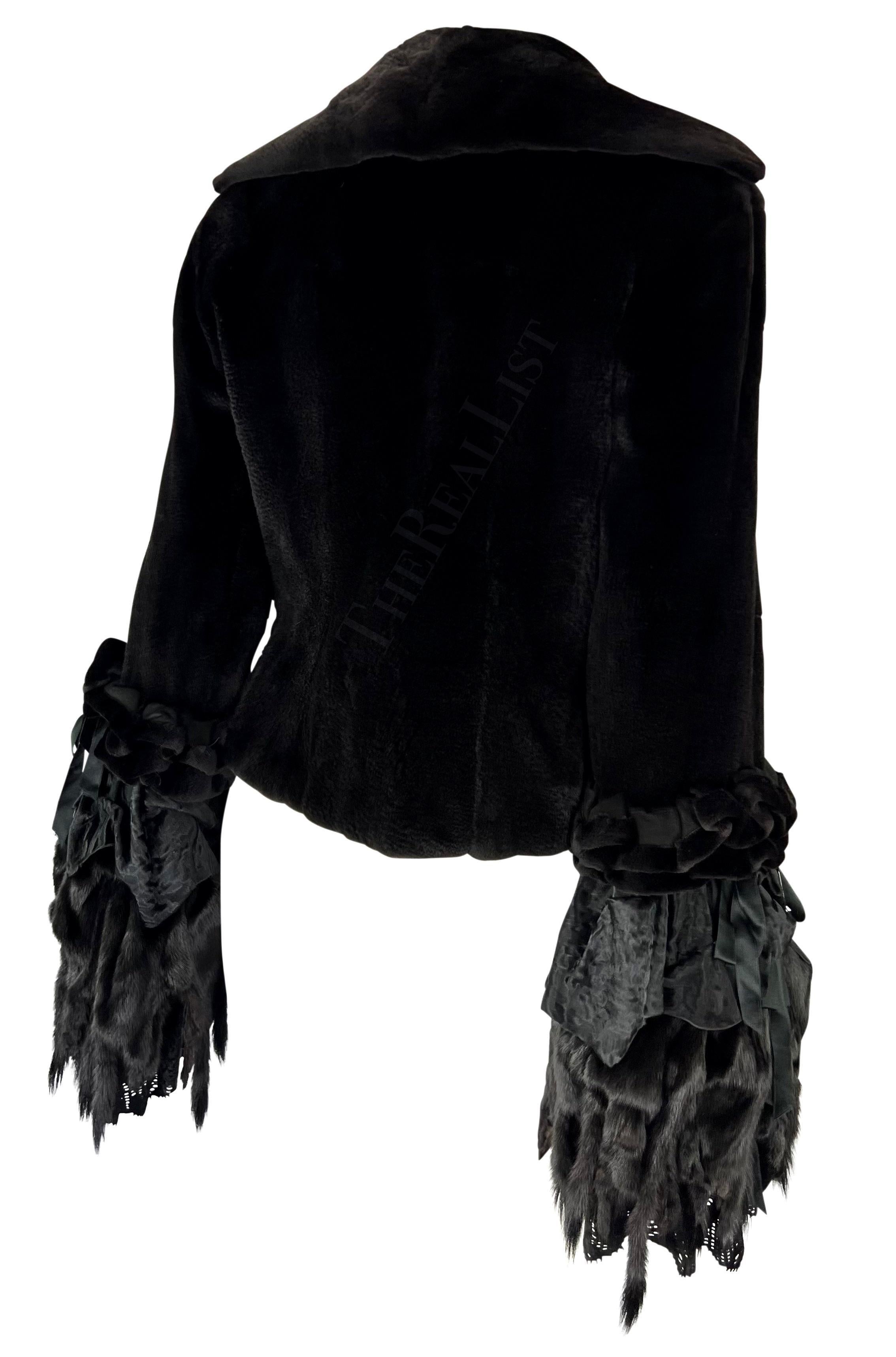A/I 2002 Tom Ford for Yves Saint Laurent by Tom Ford Cappotto con polsini a campana in pelliccia di visone rasata nera in vendita 3
