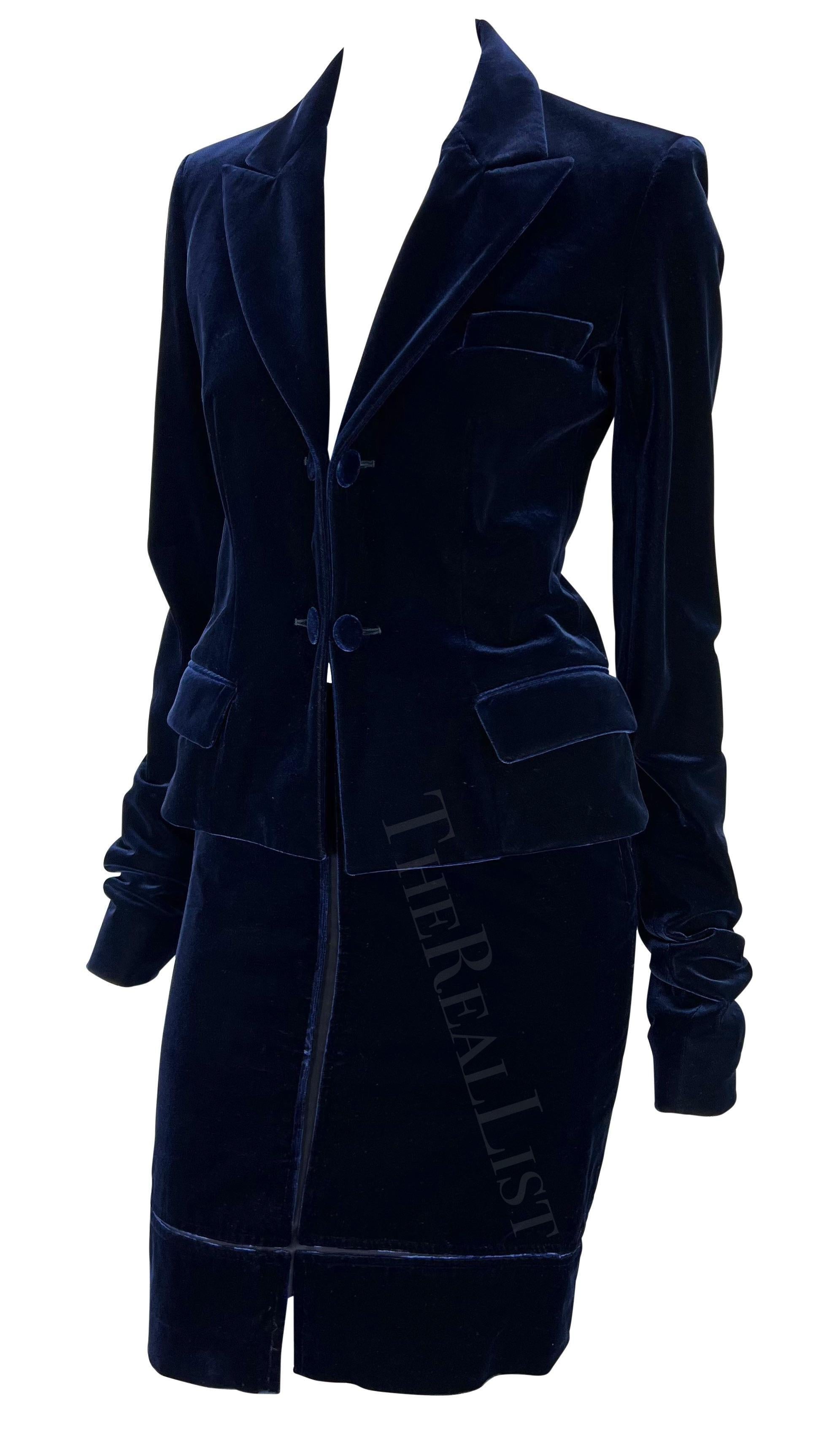 Tailleur jupe à empiècements en velours bleu Yves Saint Laurent par Tom Ford, A/H 2002 Excellent état - En vente à West Hollywood, CA