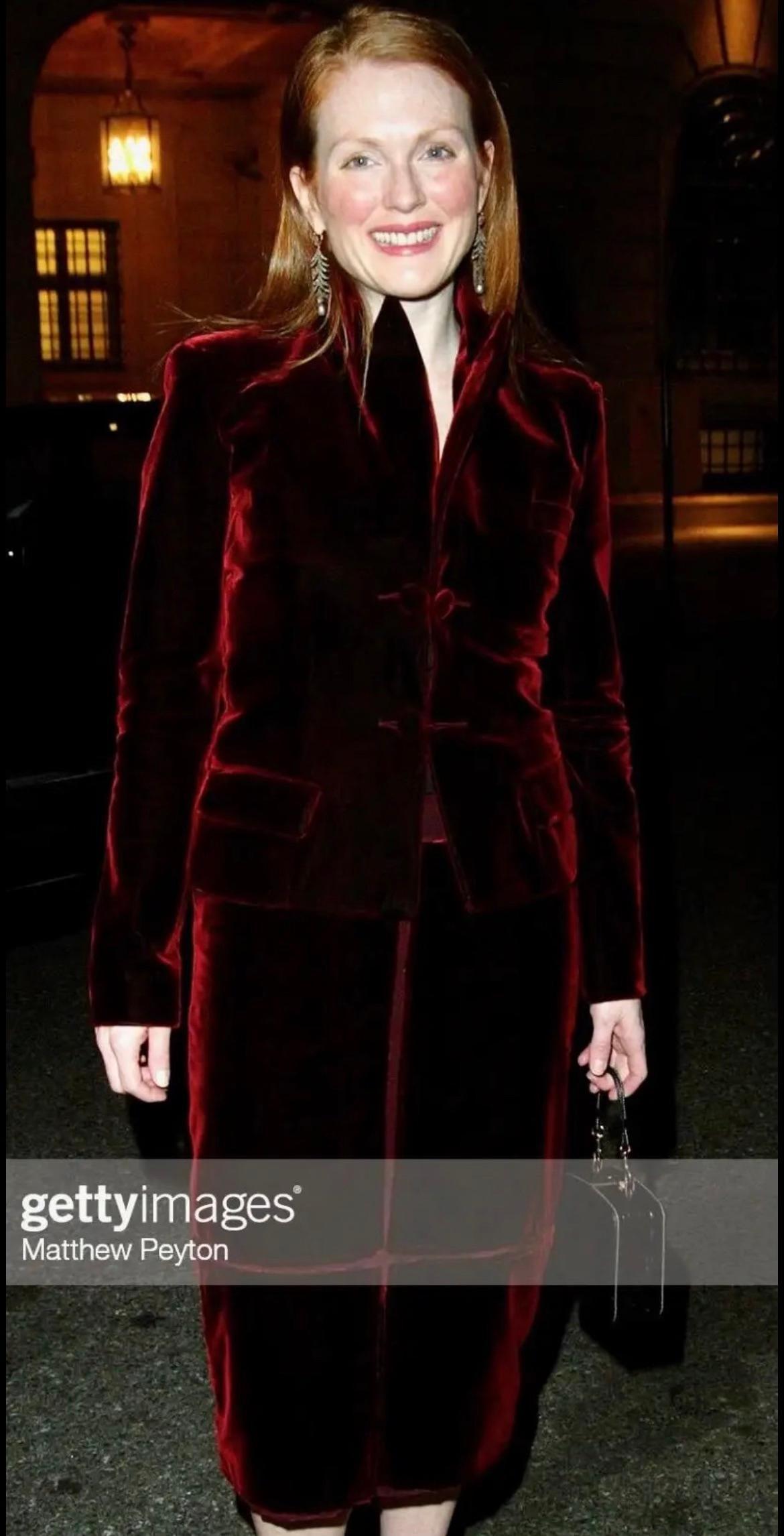 Blazer de défilé en velours bleu Yves Saint Laurent par Tom Ford, A/H 2002 Pour femmes en vente