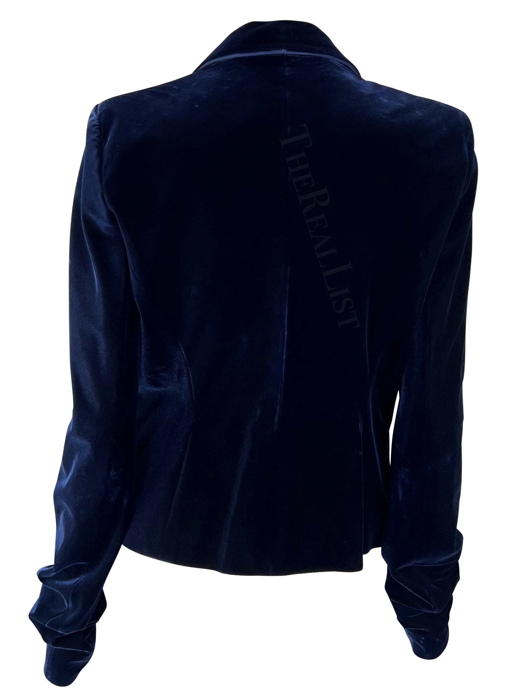F/W 2002 Yves Saint Laurent by Tom Ford Blue Velvet Runway Blazer For Sale 3