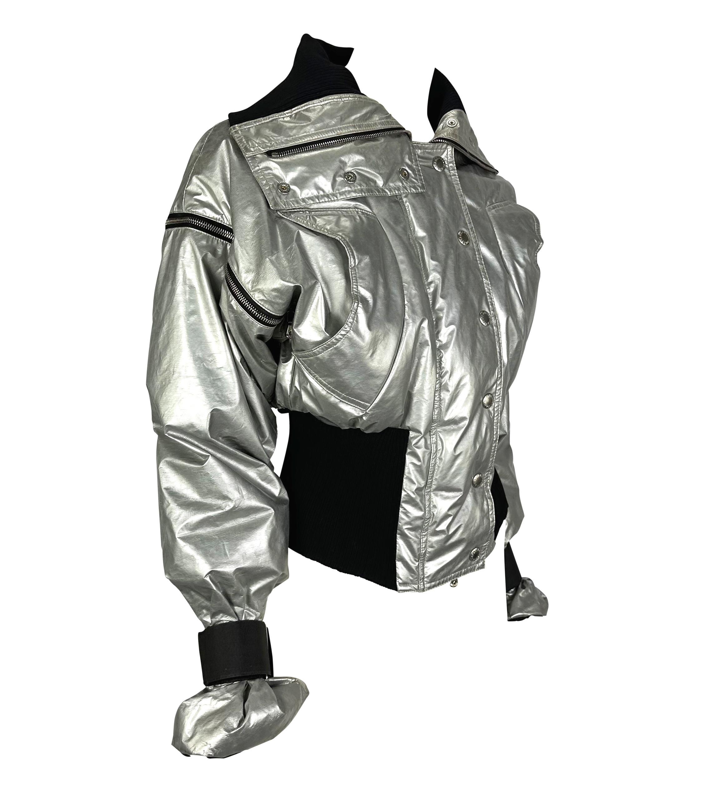 F/W 2003 Dolce and Gabbana Silver Cropped Zip Puffer Jacket In Good Condition For Sale In West Hollywood, CA