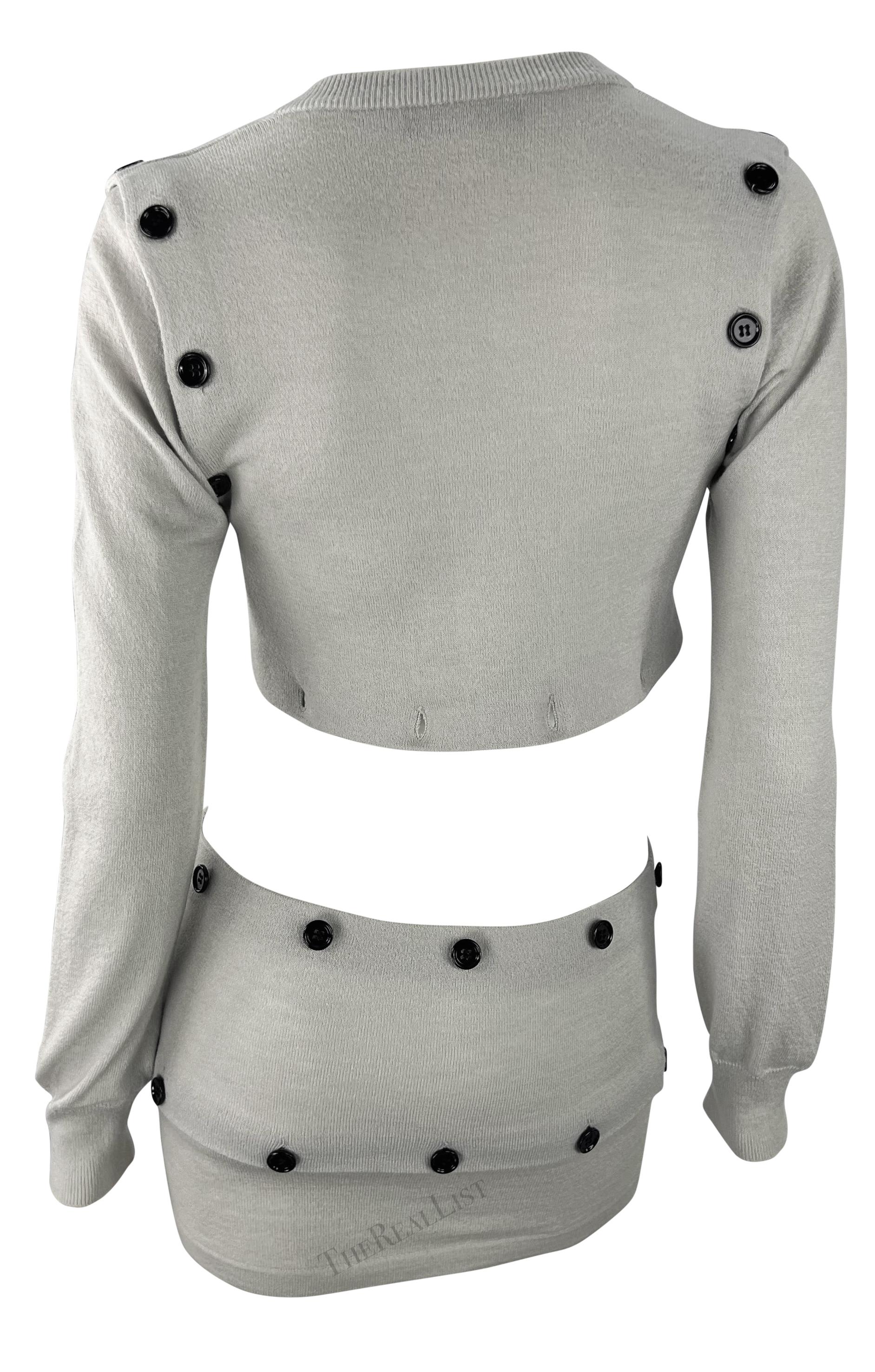 F/W 2003 Dolce & Gabbana Ensemble pull-over mini-jupe gris à boutons ajustables en vente 4