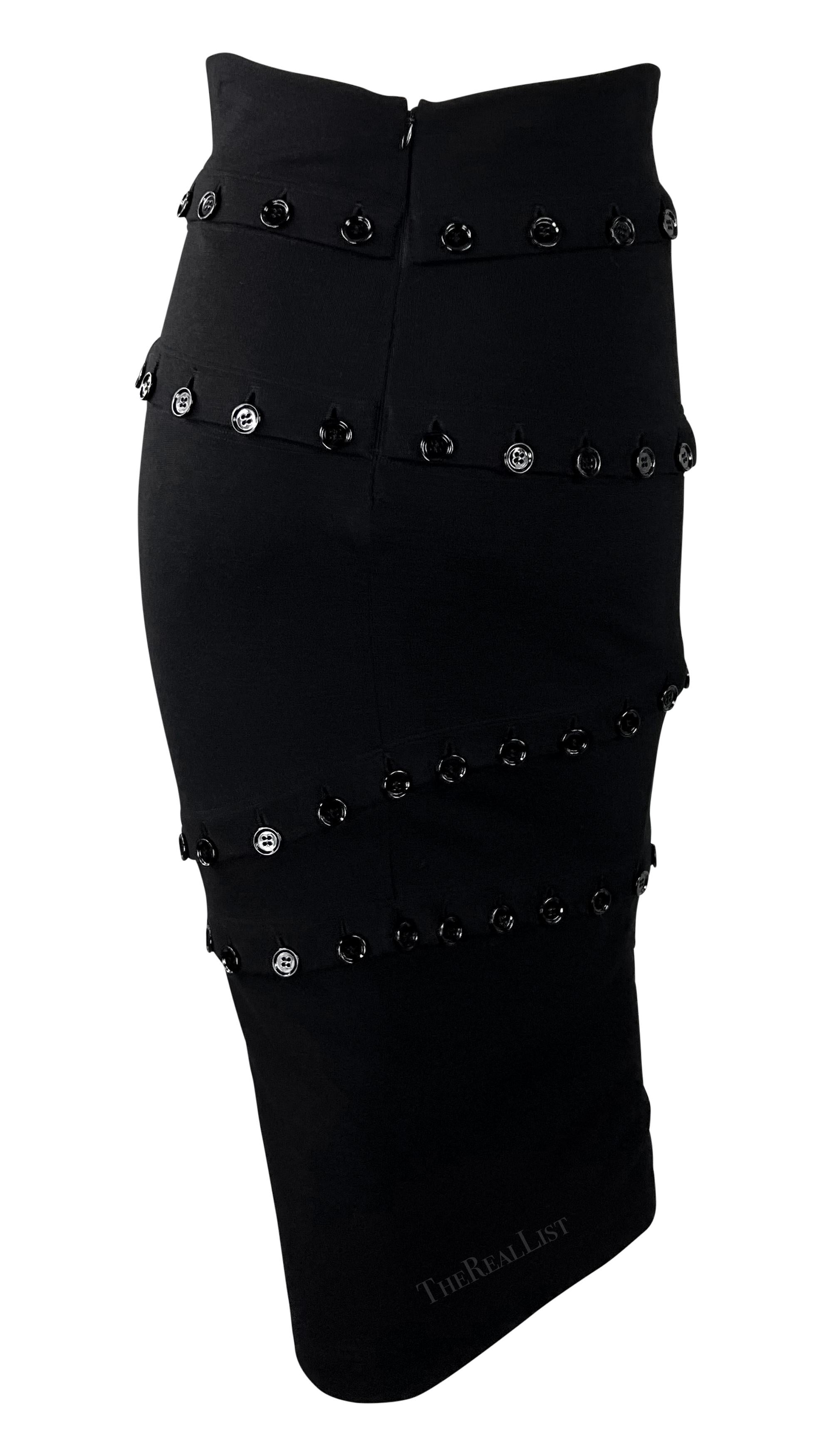 F/W 2003 Dolce & Gabbana Falda Bodycon Transformable con Botones en venta 2