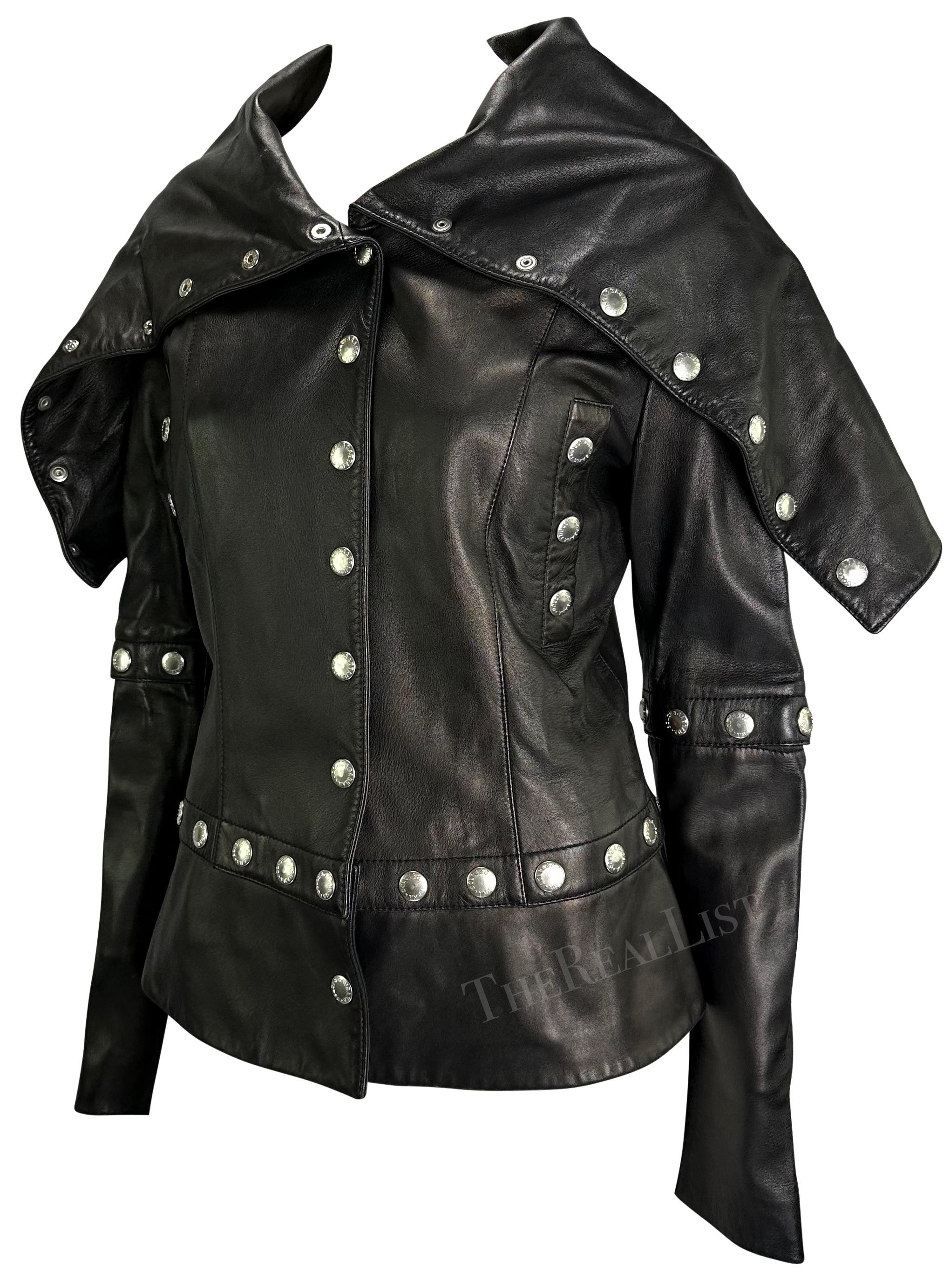 F/W 2003 Dolce & Gabbana Convertible Black Leather Logo Snap Jacket Excellent état - En vente à West Hollywood, CA
