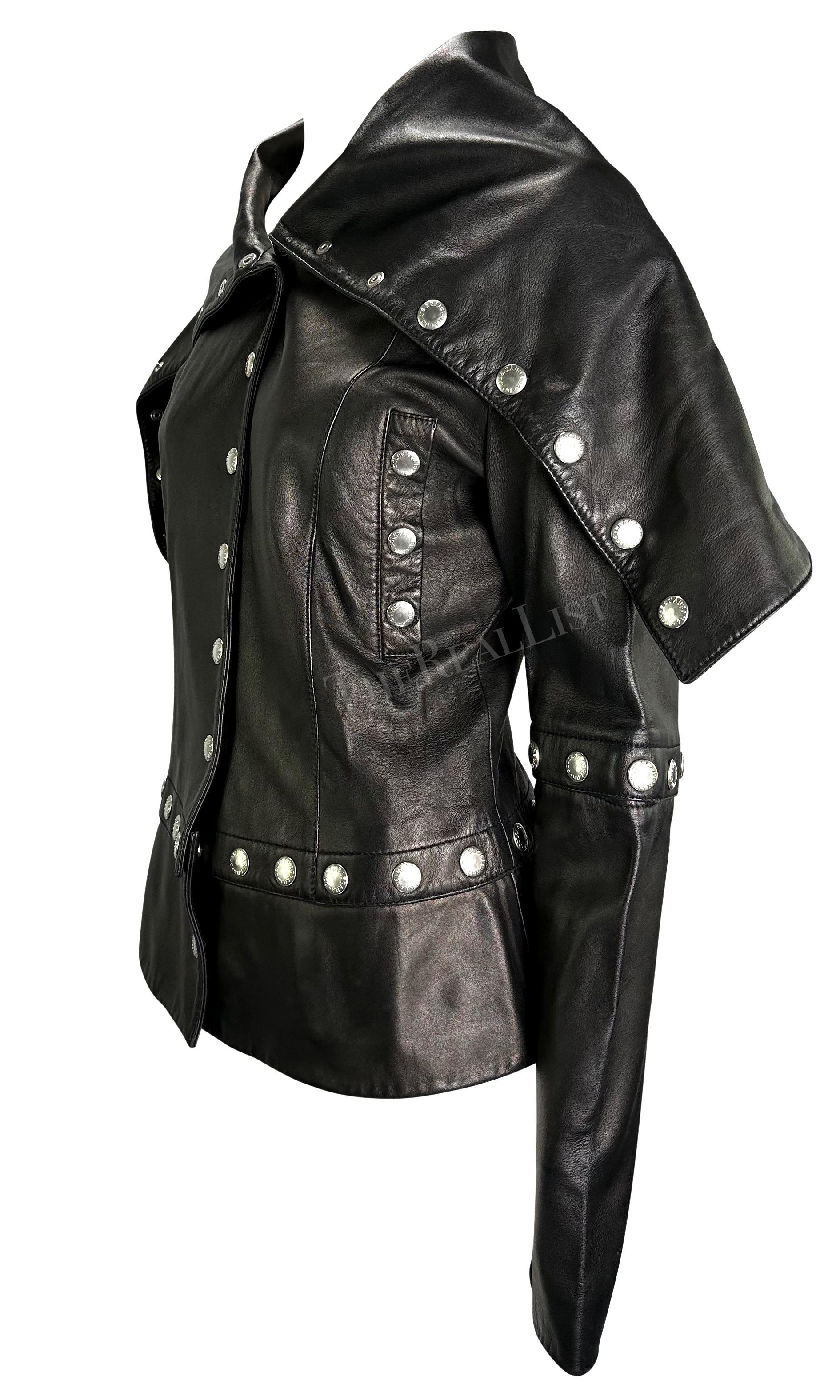 F/W 2003 Dolce & Gabbana Convertible Black Leather Logo Snap Jacket Pour femmes en vente