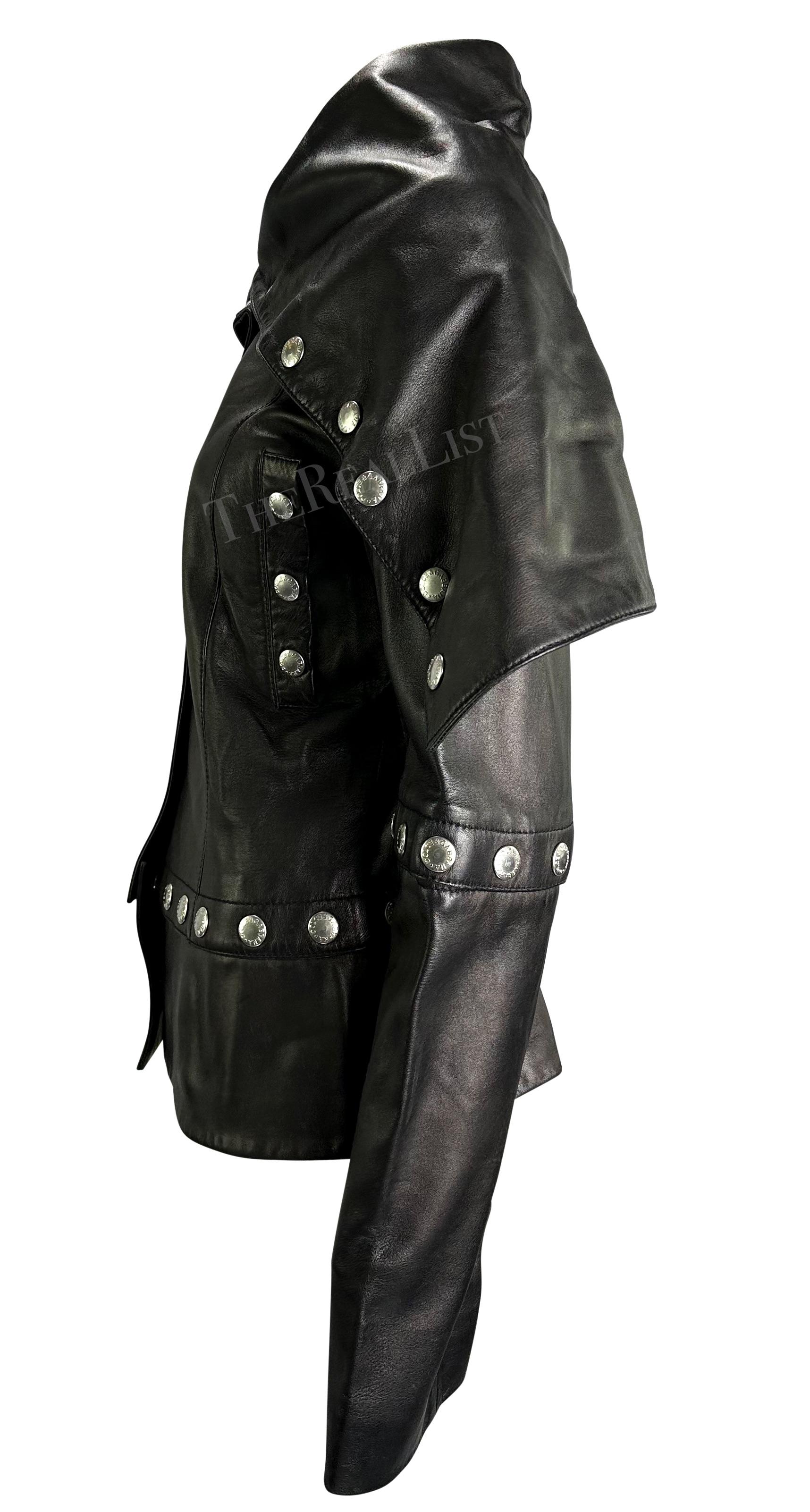F/W 2003 Dolce & Gabbana Convertible Black Leather Logo Snap Jacket In Excellent Condition For Sale In West Hollywood, CA