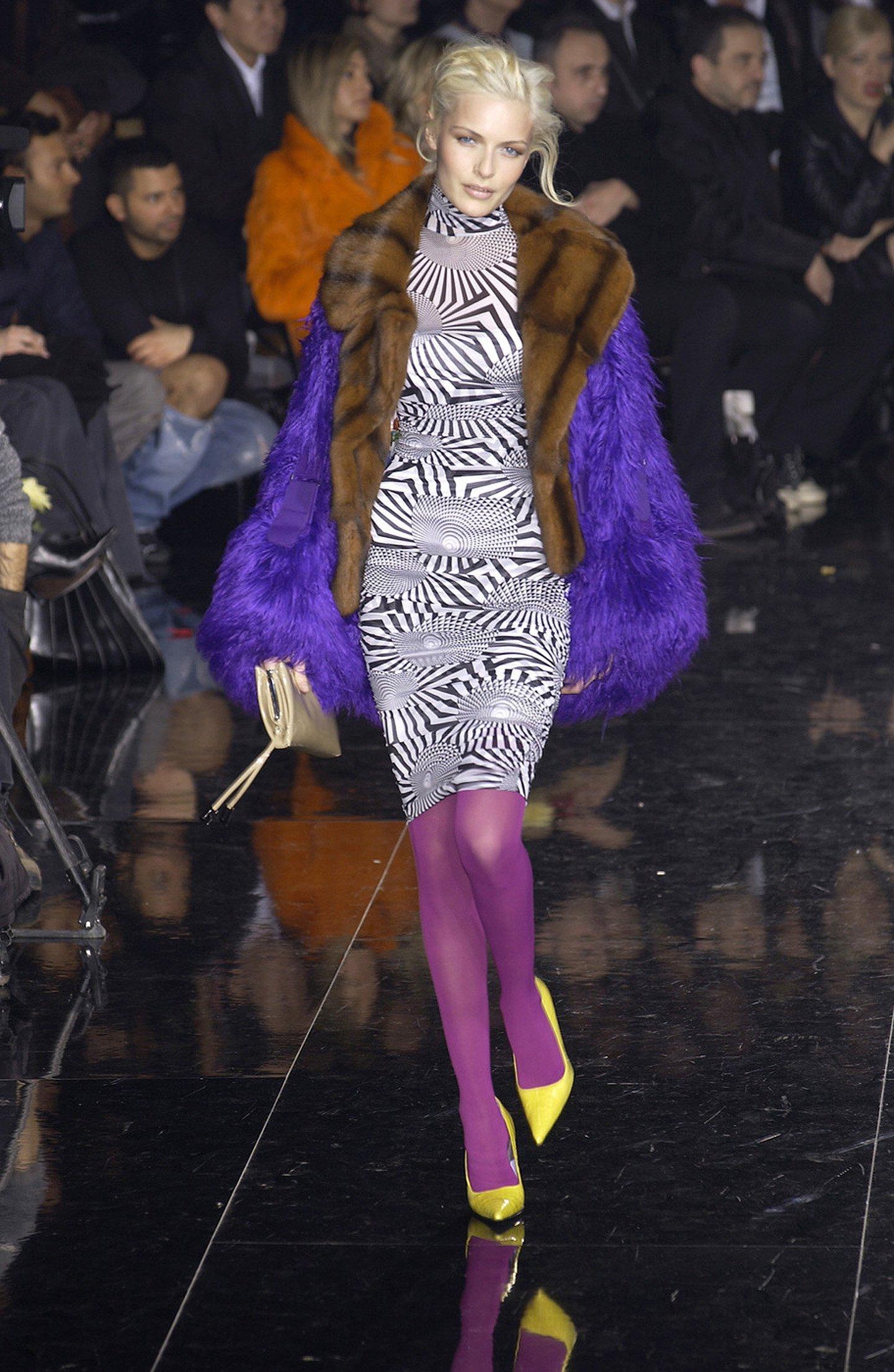 F/W 2003 Dolce & Gabbana Runway Sheer Black Blue Op Art Print Ruched Dress en vente 1
