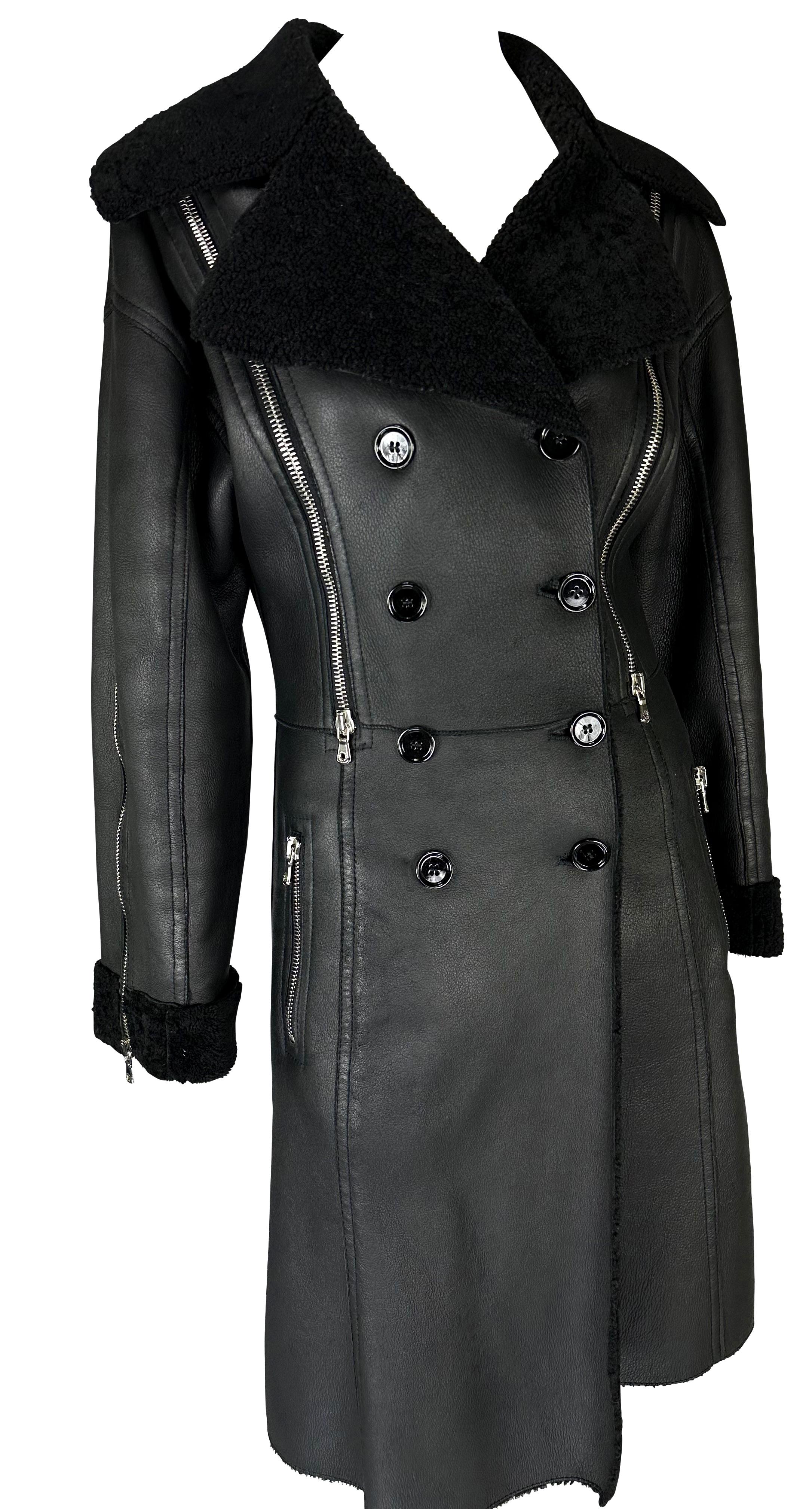 F/W 2003 Dolce & Gabbana Shearling Lined Black Leather Adjustable Zip Coat For Sale 1