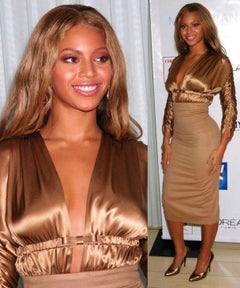 F/W 2003 Gianfranco Ferré Beyoncé Laufsteg Tief ausgeschnittenes langärmeliges Cocktailkleid