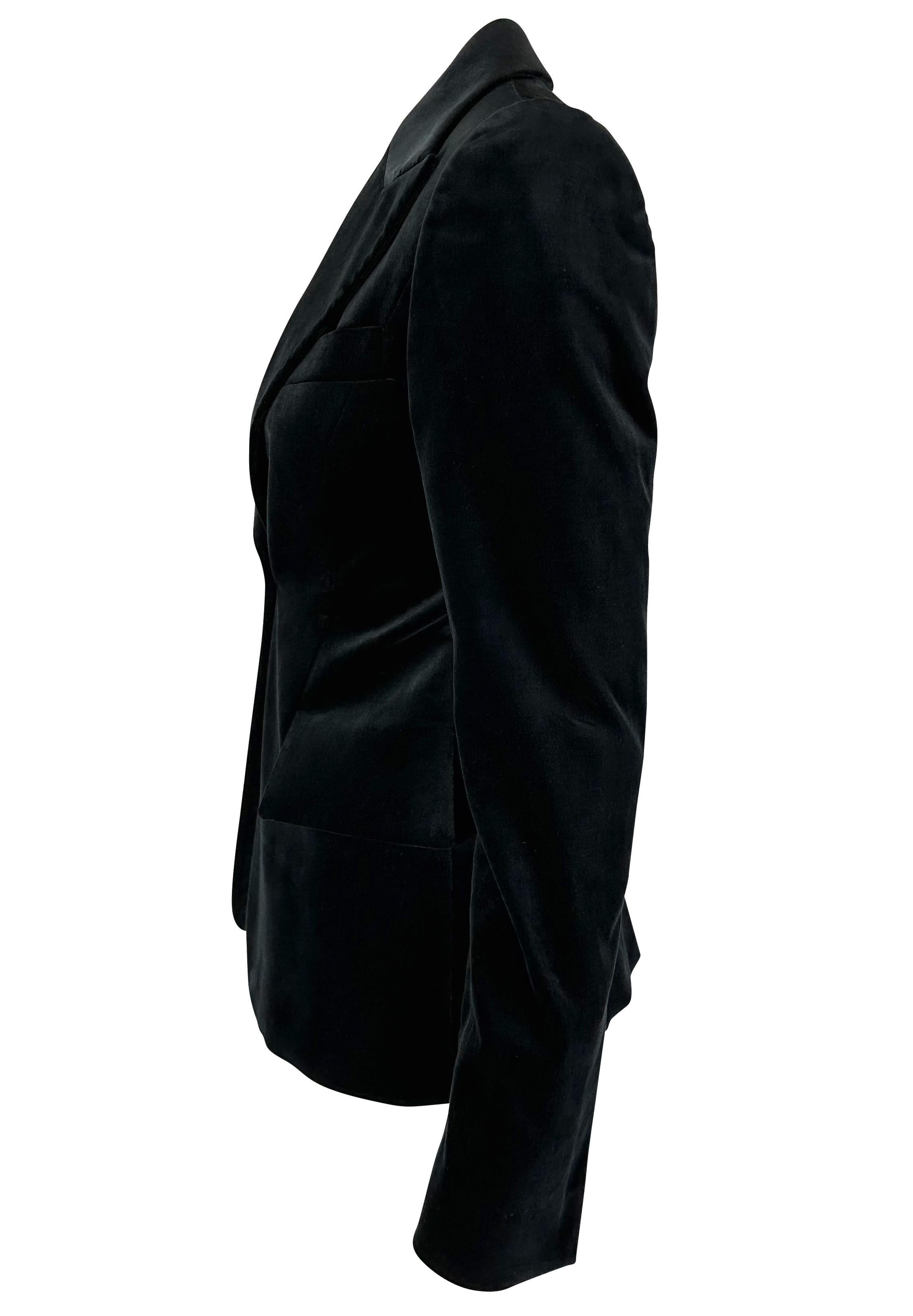 F/W 2003 Gucci by Tom Ford Black Velvet Peak Lapel Blazer Jacket In Excellent Condition For Sale In West Hollywood, CA