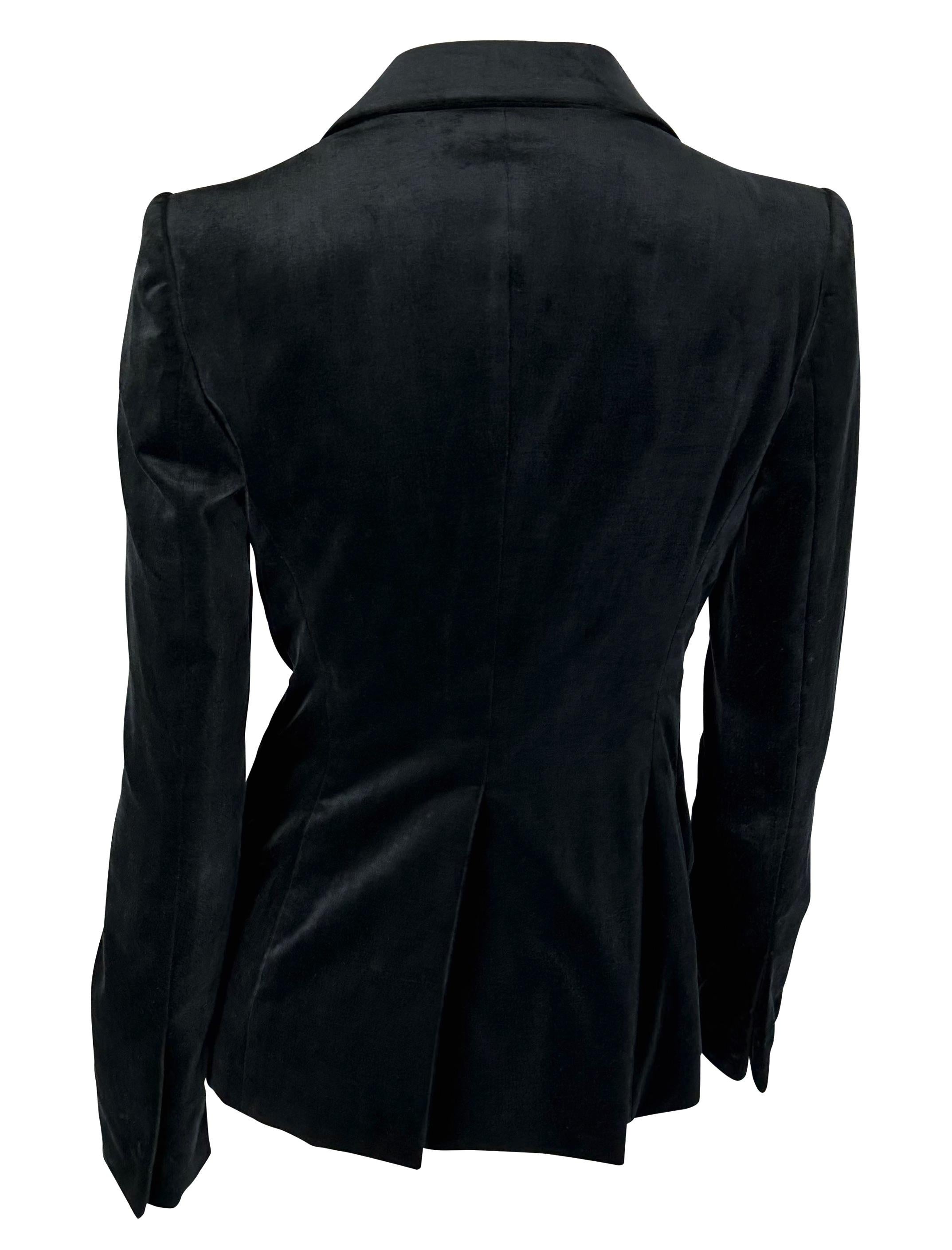 Women's F/W 2003 Gucci by Tom Ford Black Velvet Peak Lapel Blazer Jacket For Sale