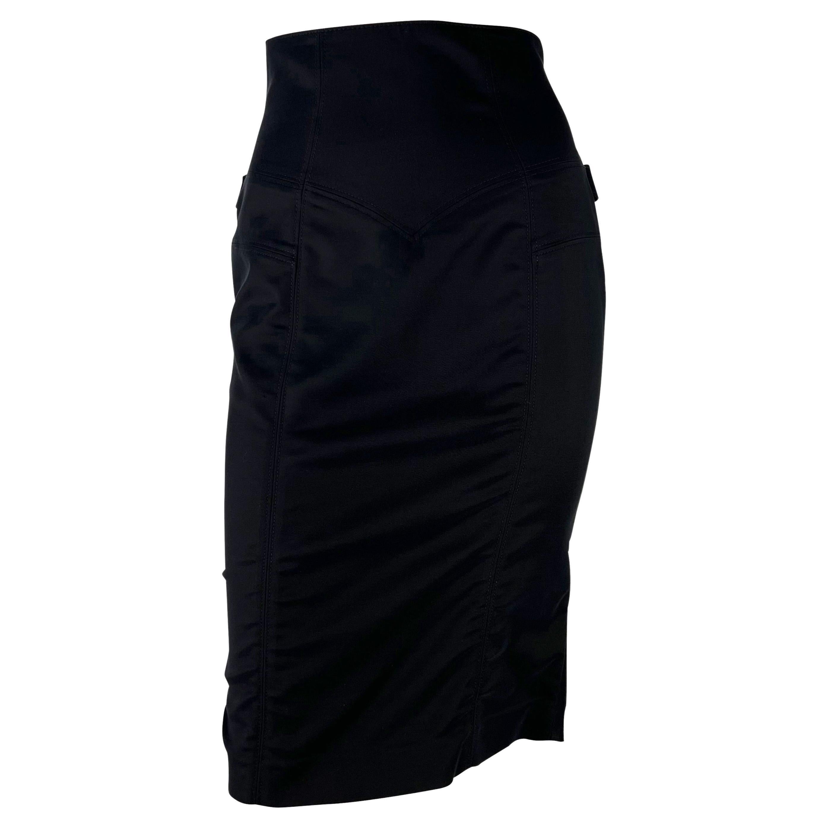 F/W 2003 Gucci by Tom Ford Bodycon Ruched Double Logo Buckle Stretch Skirt In Excellent Condition For Sale In West Hollywood, CA