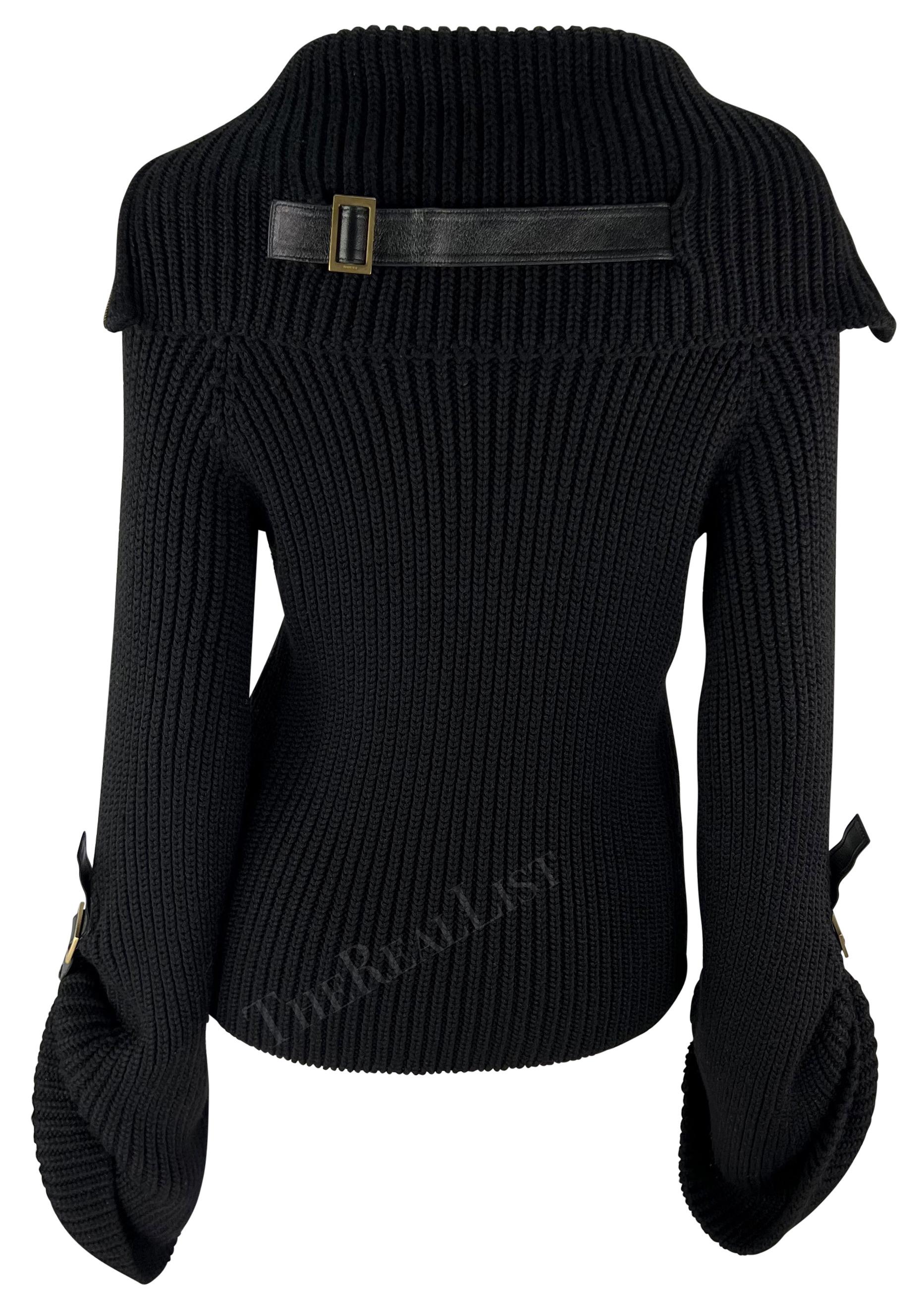 A/I 2003 Gucci by Tom Ford Bondage Logo Buckle Maglione nero con zip oversize 2