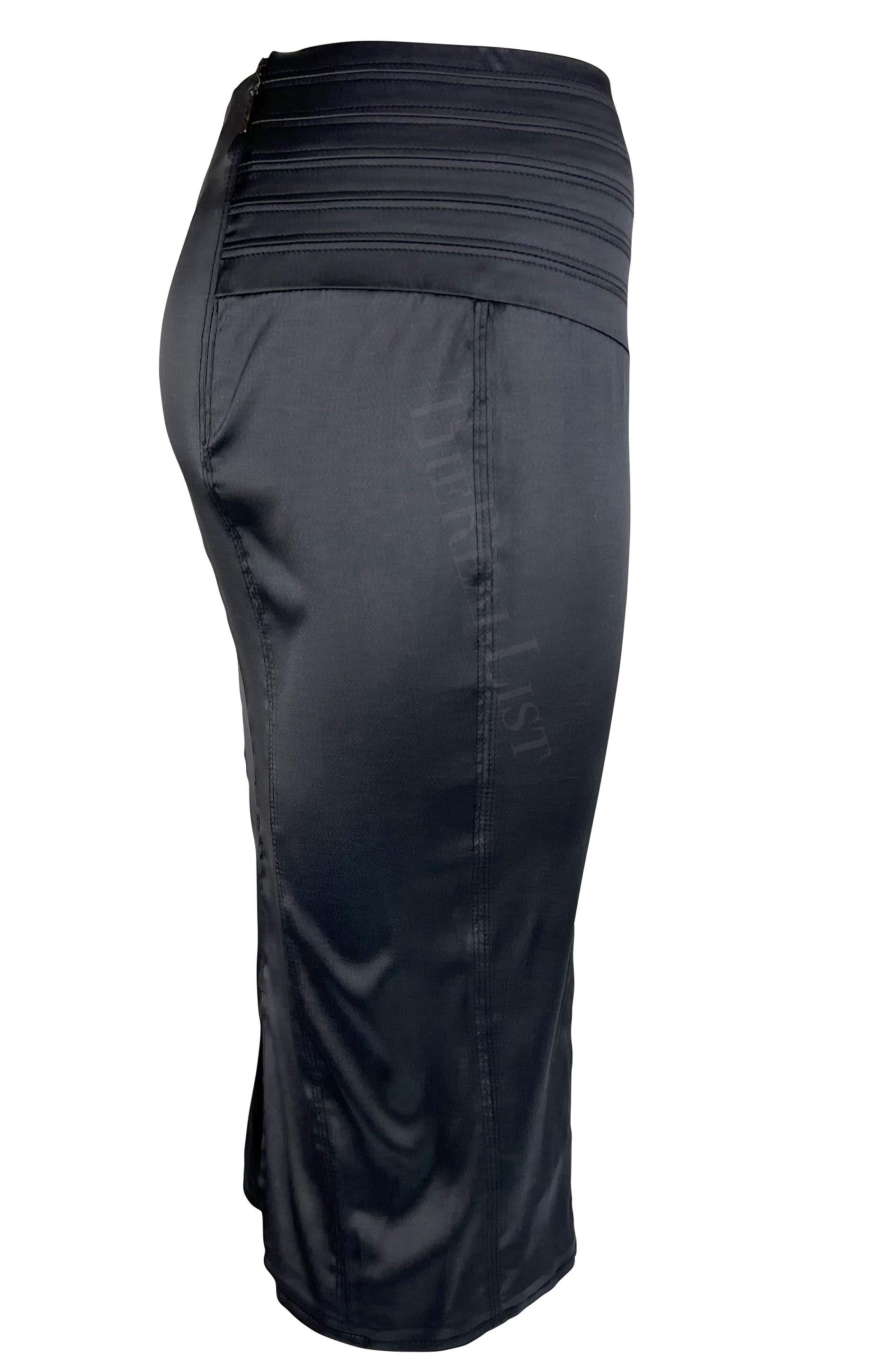 F/W 2003 Gucci by Tom Ford Grey Silk Satin Bodycon Skirt For Sale 1